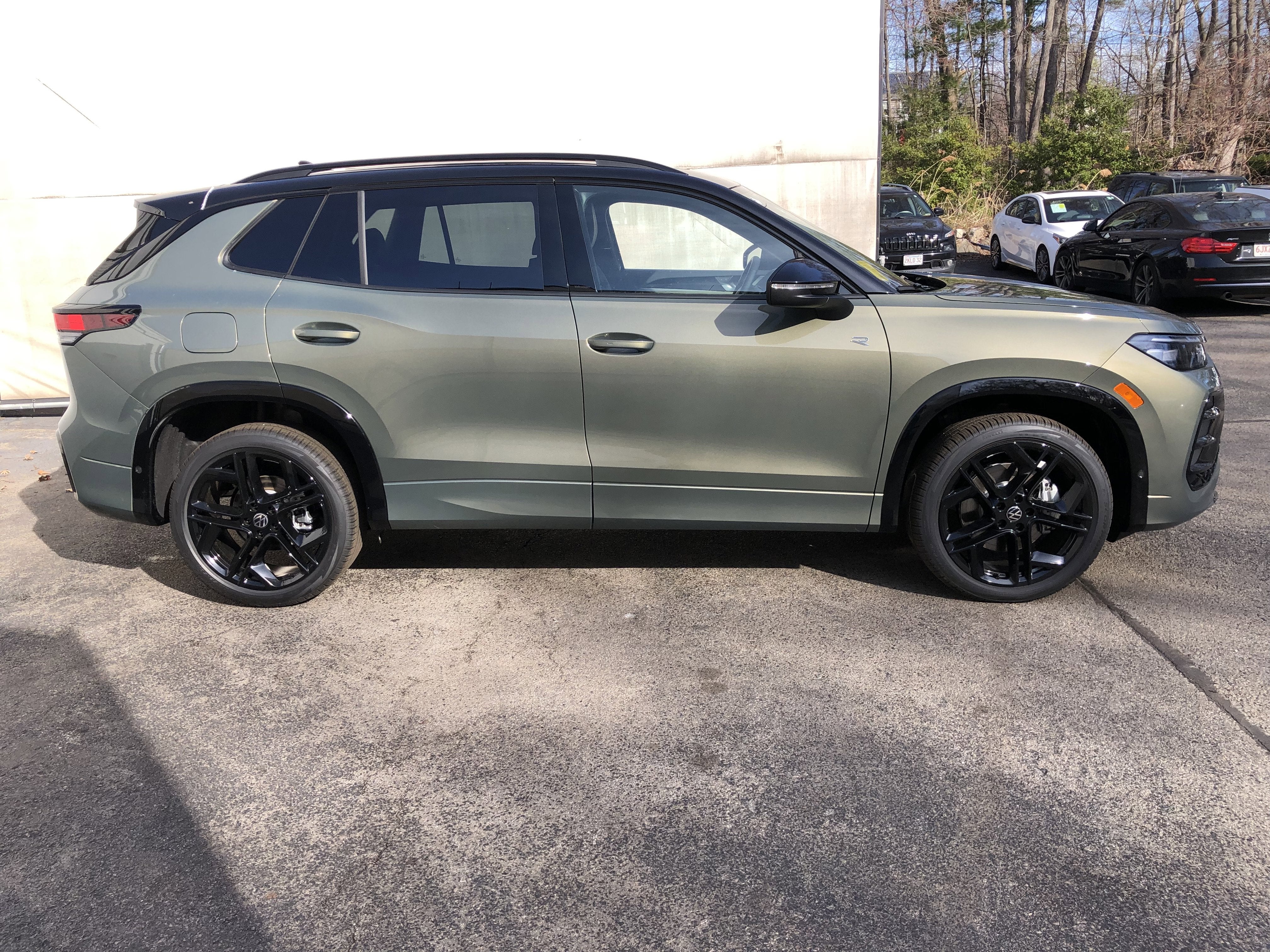 2026 Volkswagen Tiguan SE R-Line Black