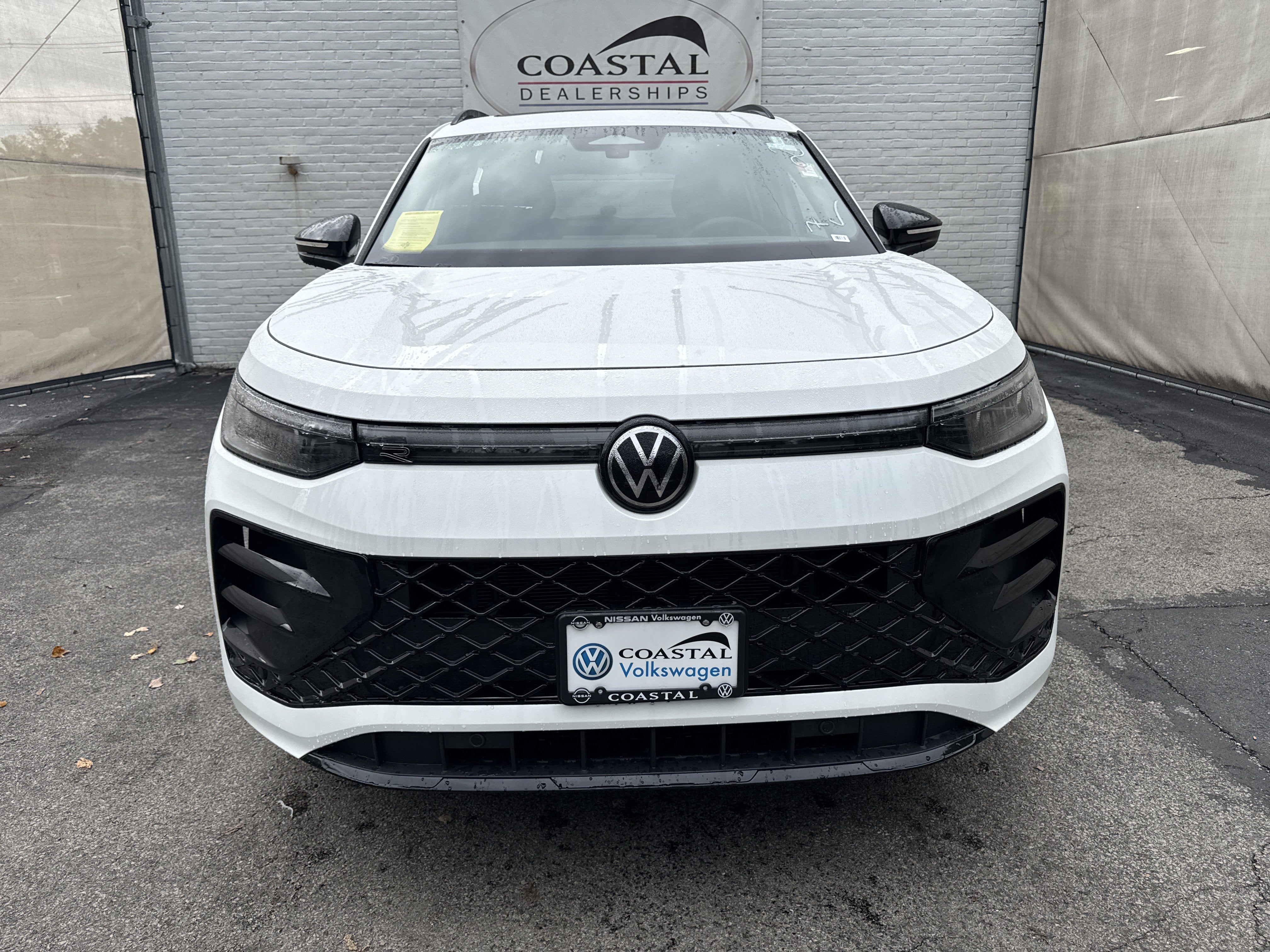 2026 Volkswagen Tiguan SE R-Line Black