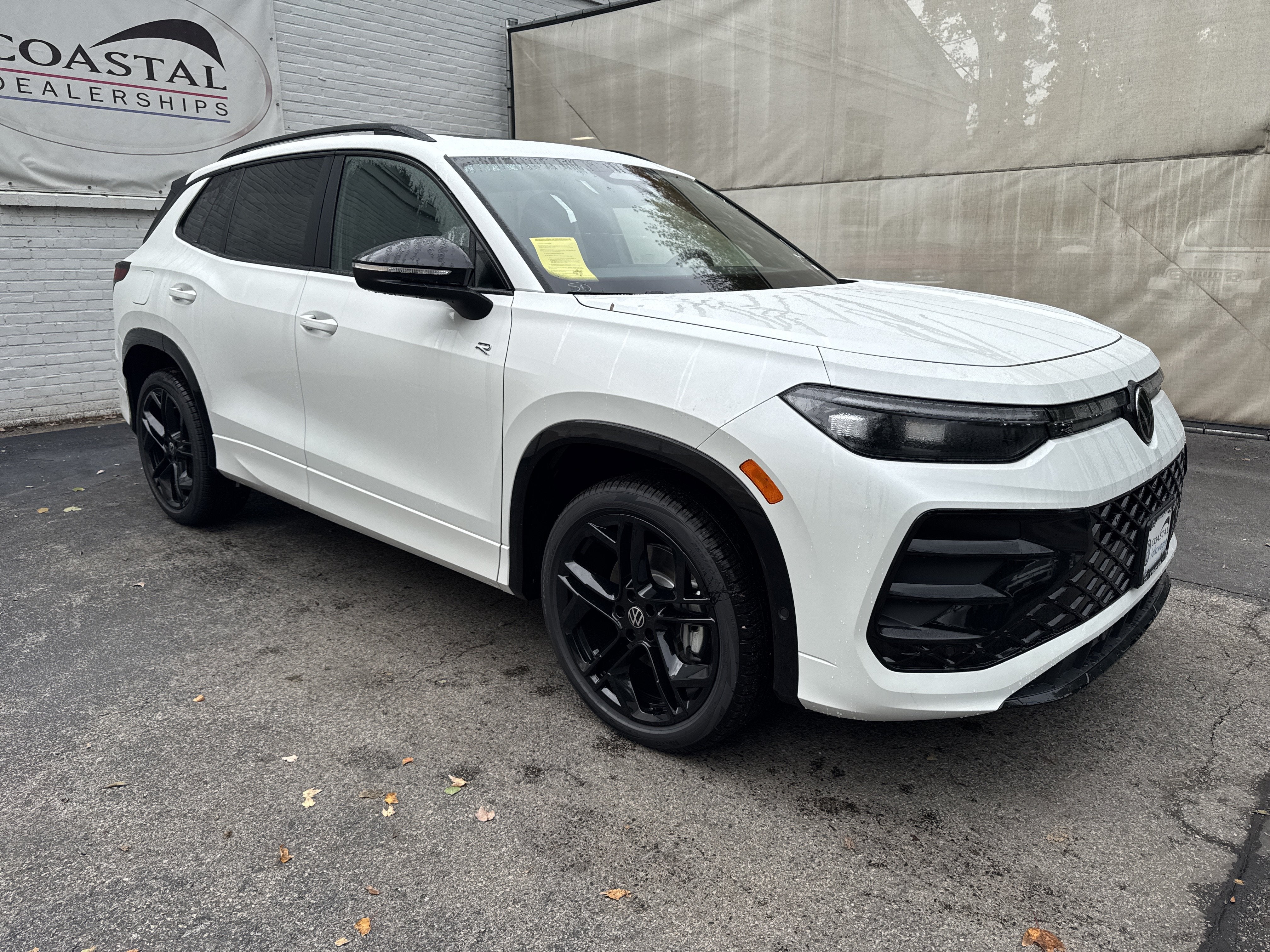 2026 Volkswagen Tiguan SE R-Line Black