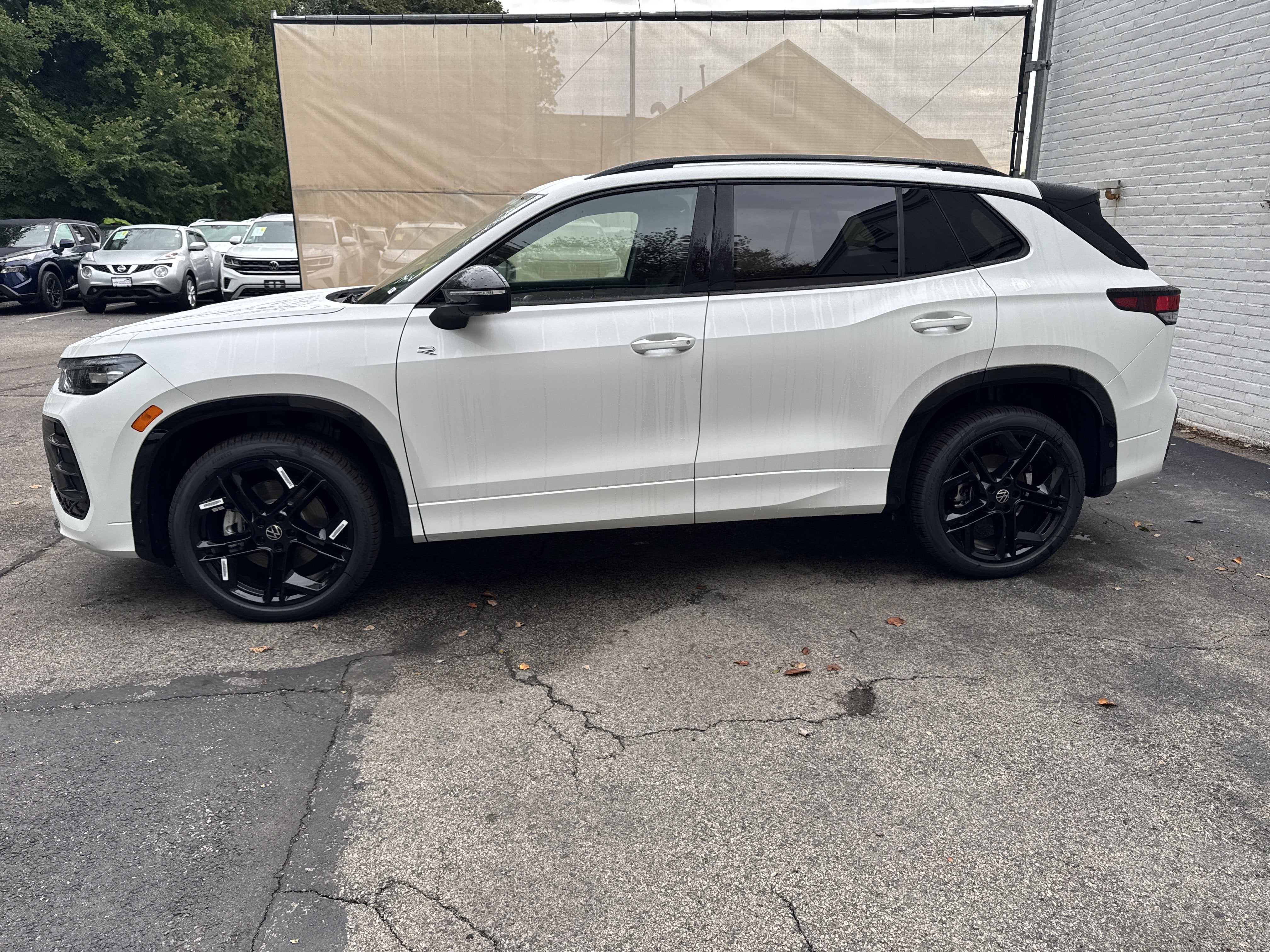 2026 Volkswagen Tiguan SE R-Line Black