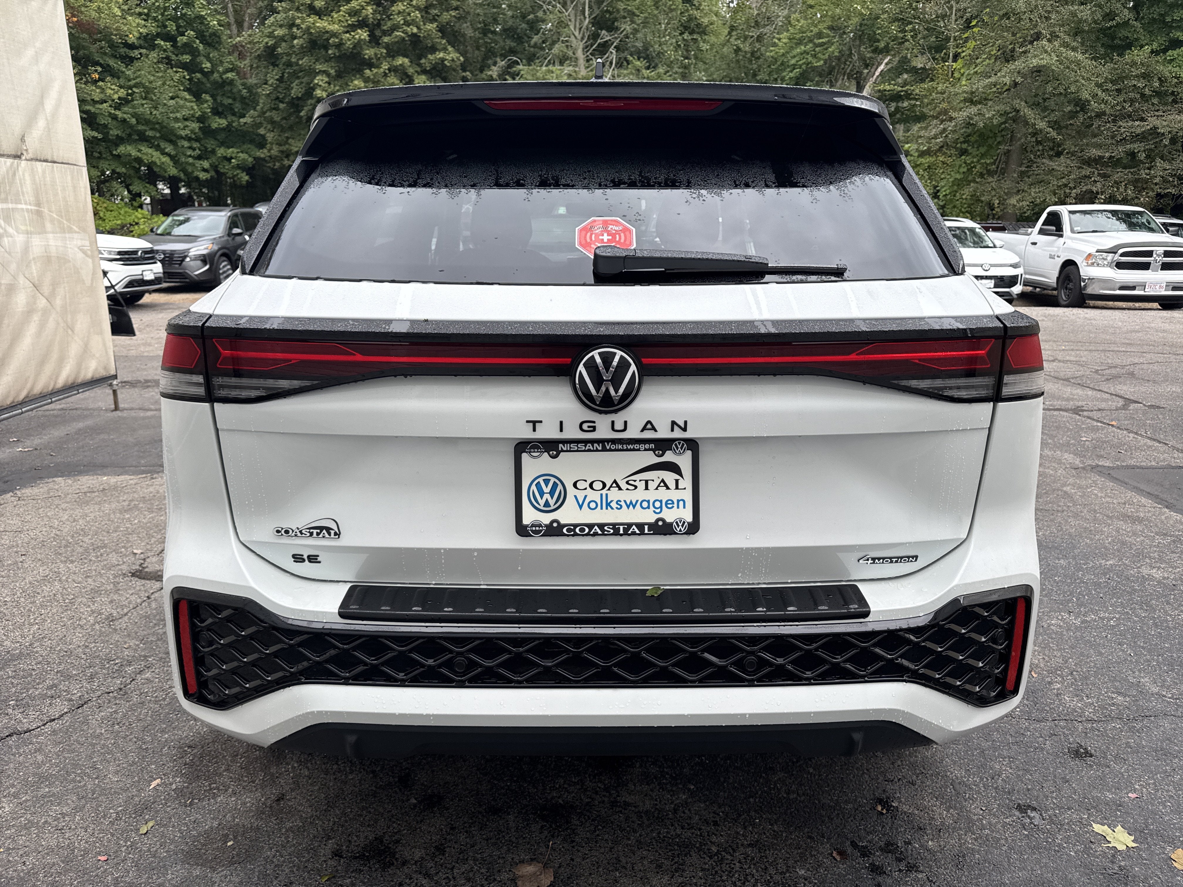 2026 Volkswagen Tiguan SE R-Line Black