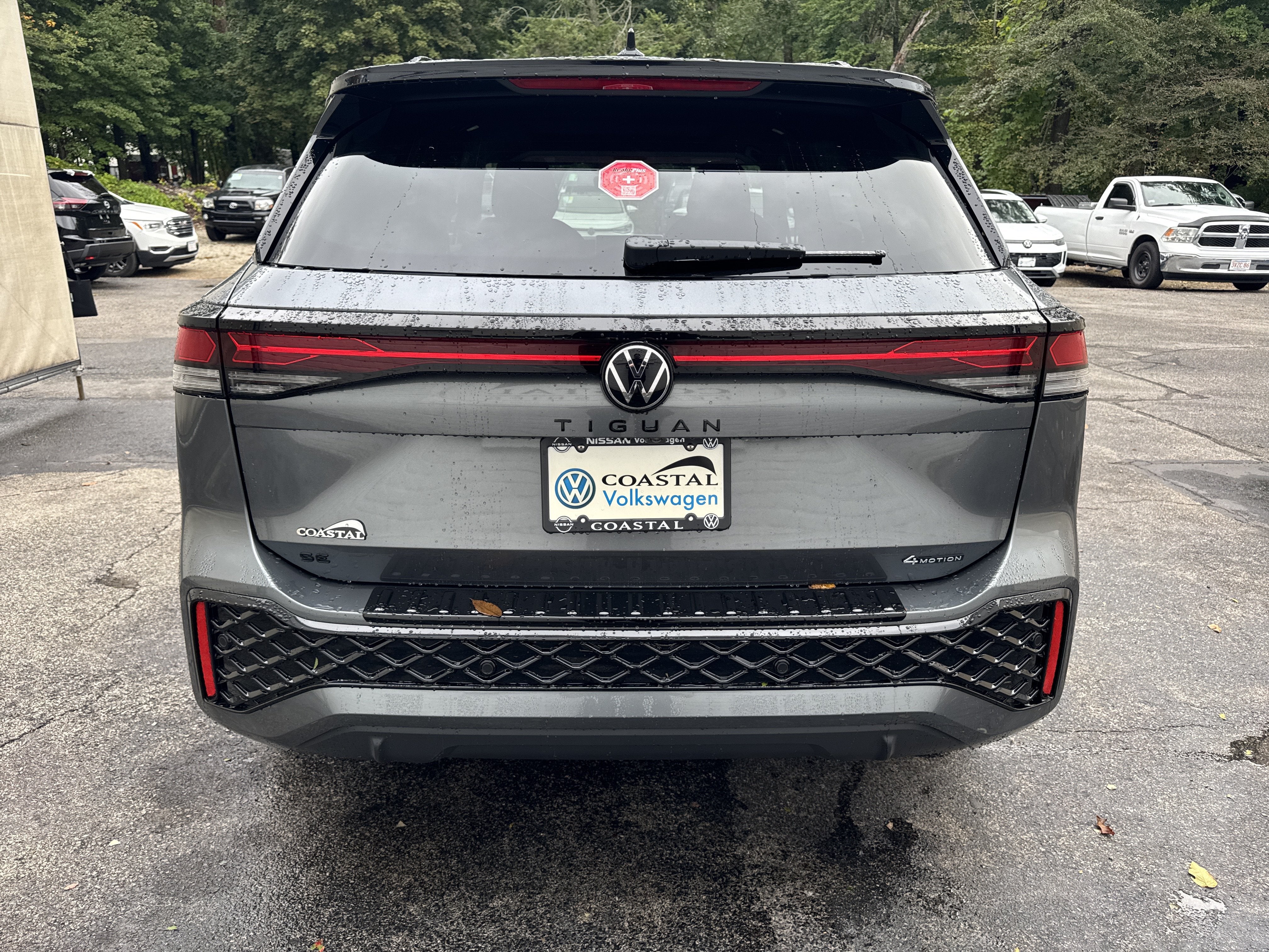 2026 Volkswagen Tiguan SE R-Line Black