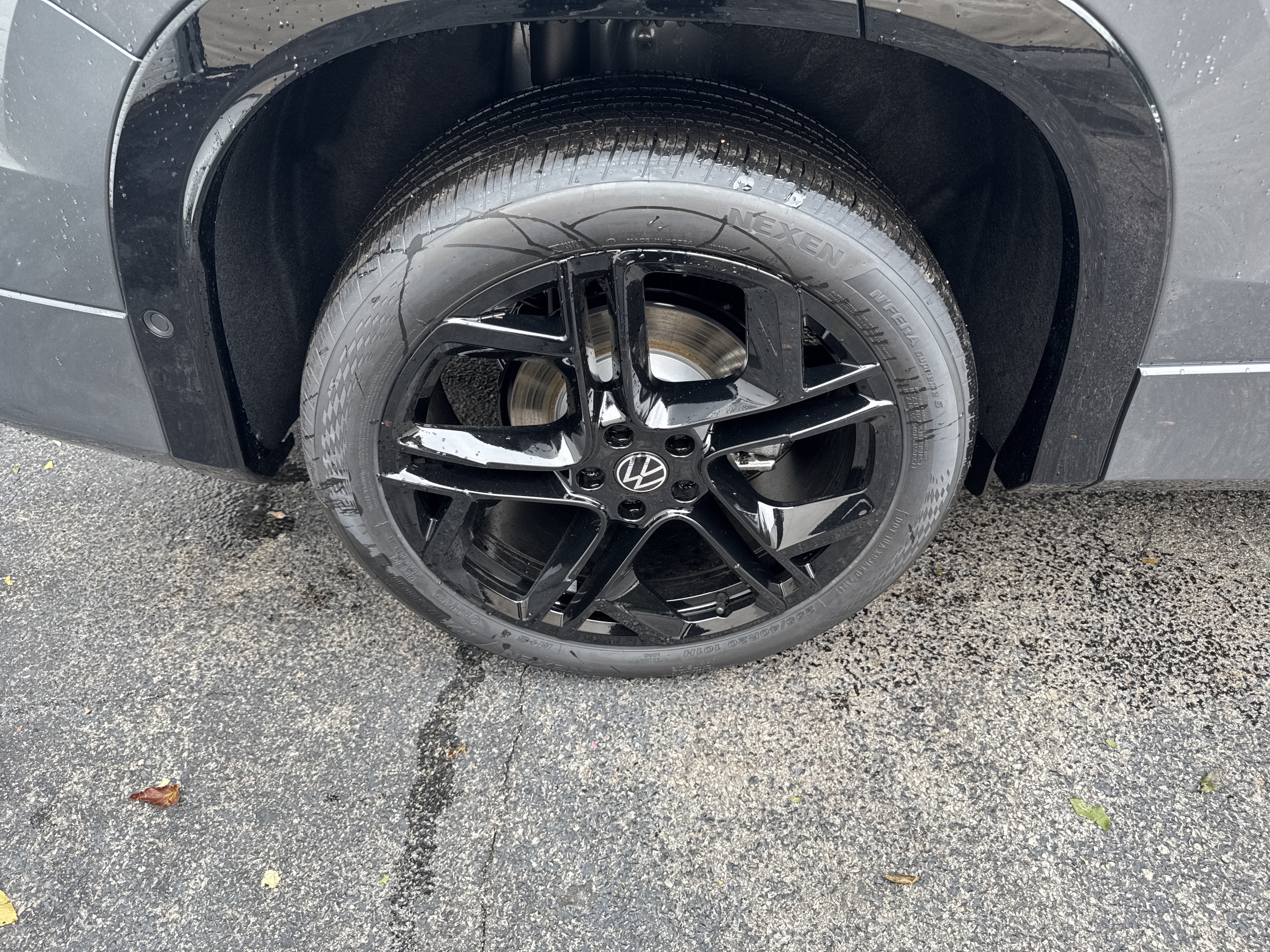 2026 Volkswagen Tiguan SE R-Line Black