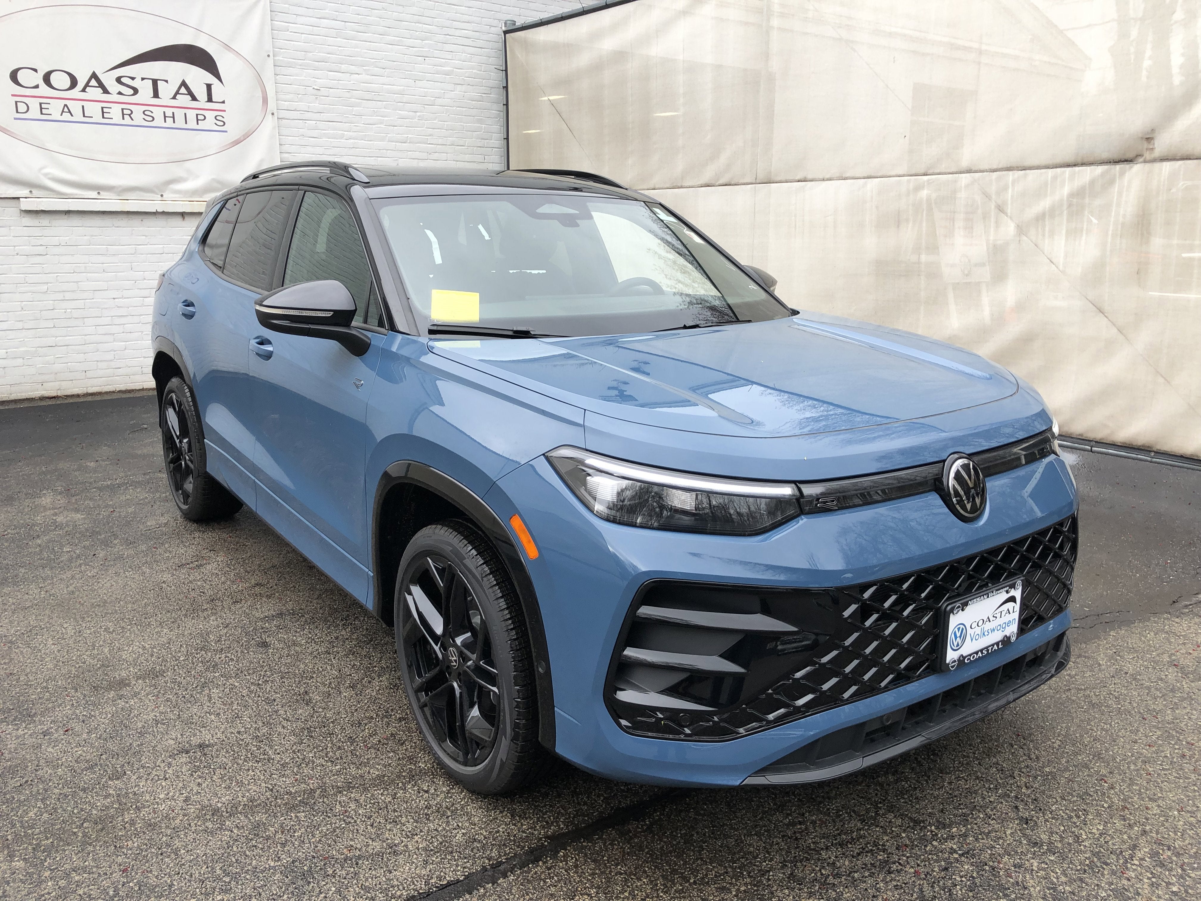 2026 Volkswagen Tiguan SE R-Line Black
