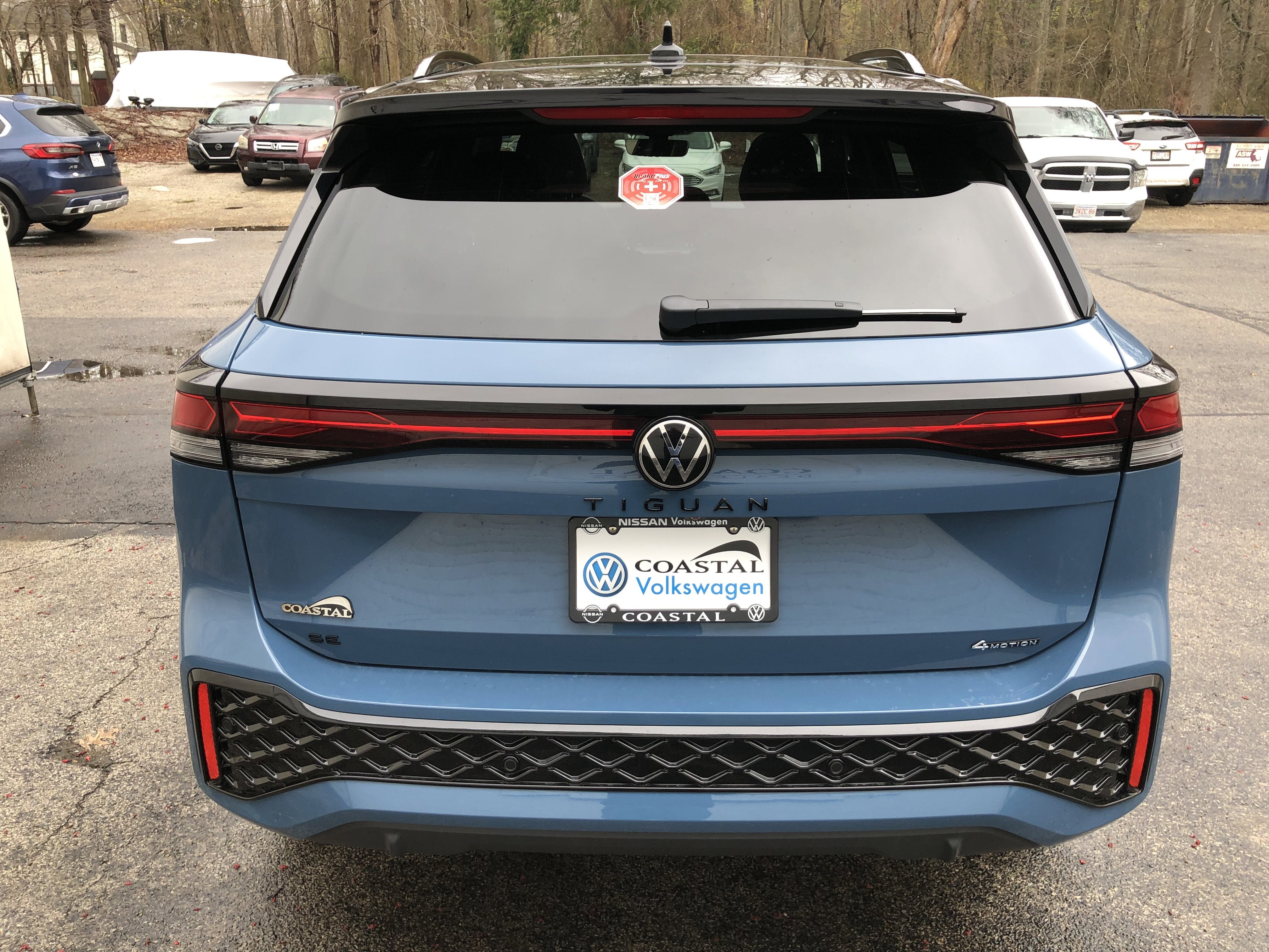 2026 Volkswagen Tiguan SE R-Line Black