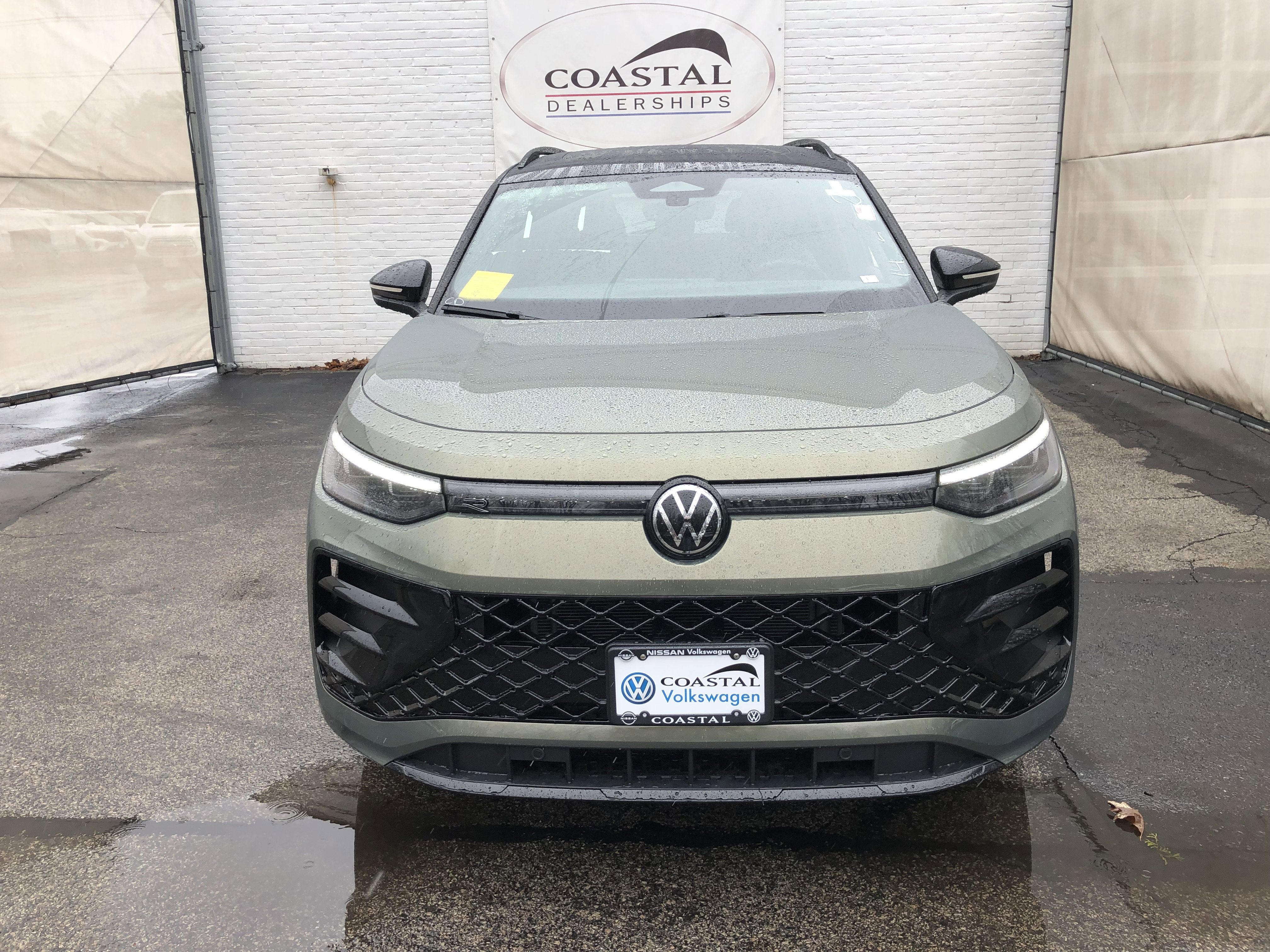 2026 Volkswagen Tiguan SE R-Line Black