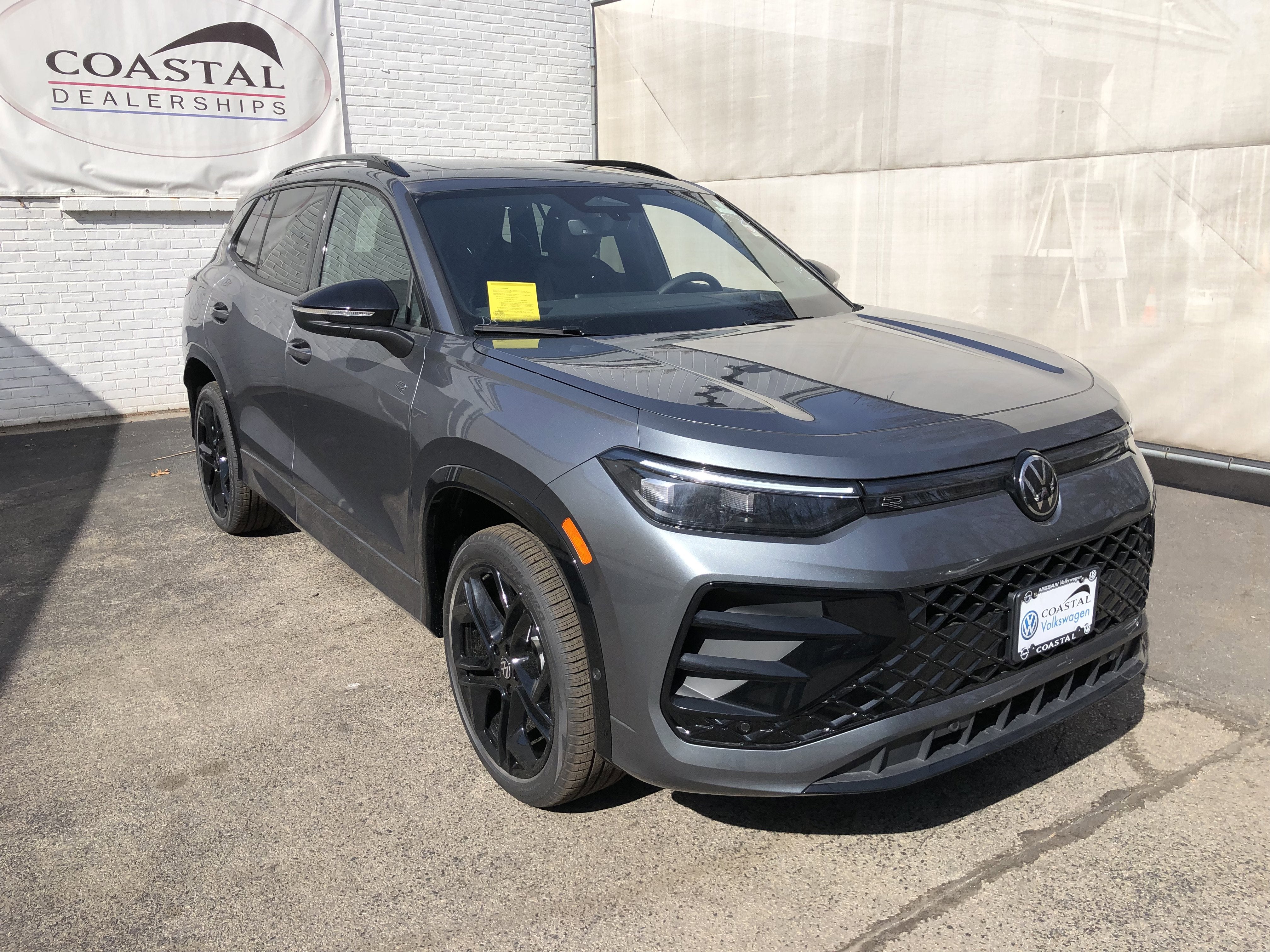 2026 Volkswagen Tiguan SE R-Line Black