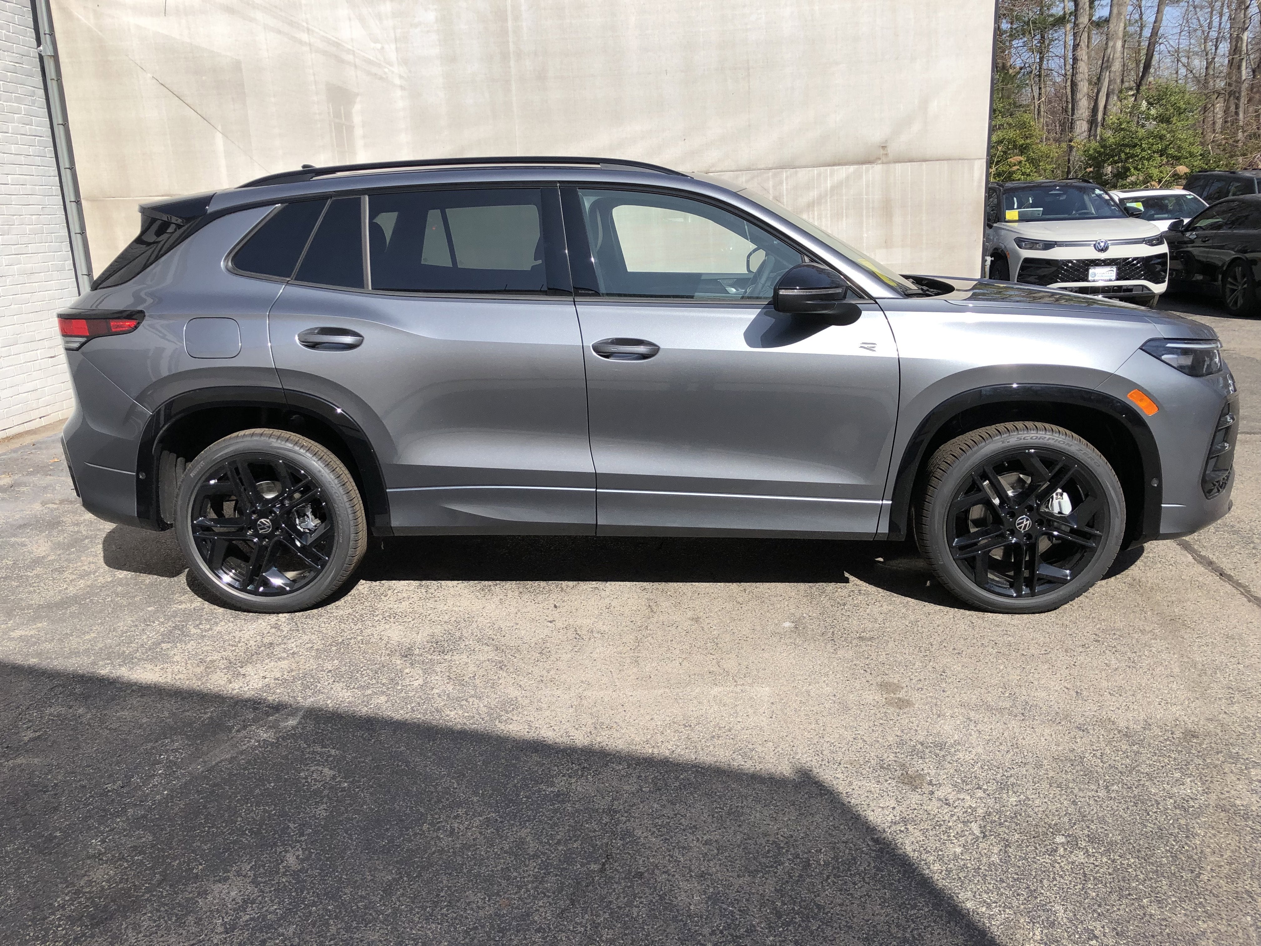 2026 Volkswagen Tiguan SE R-Line Black