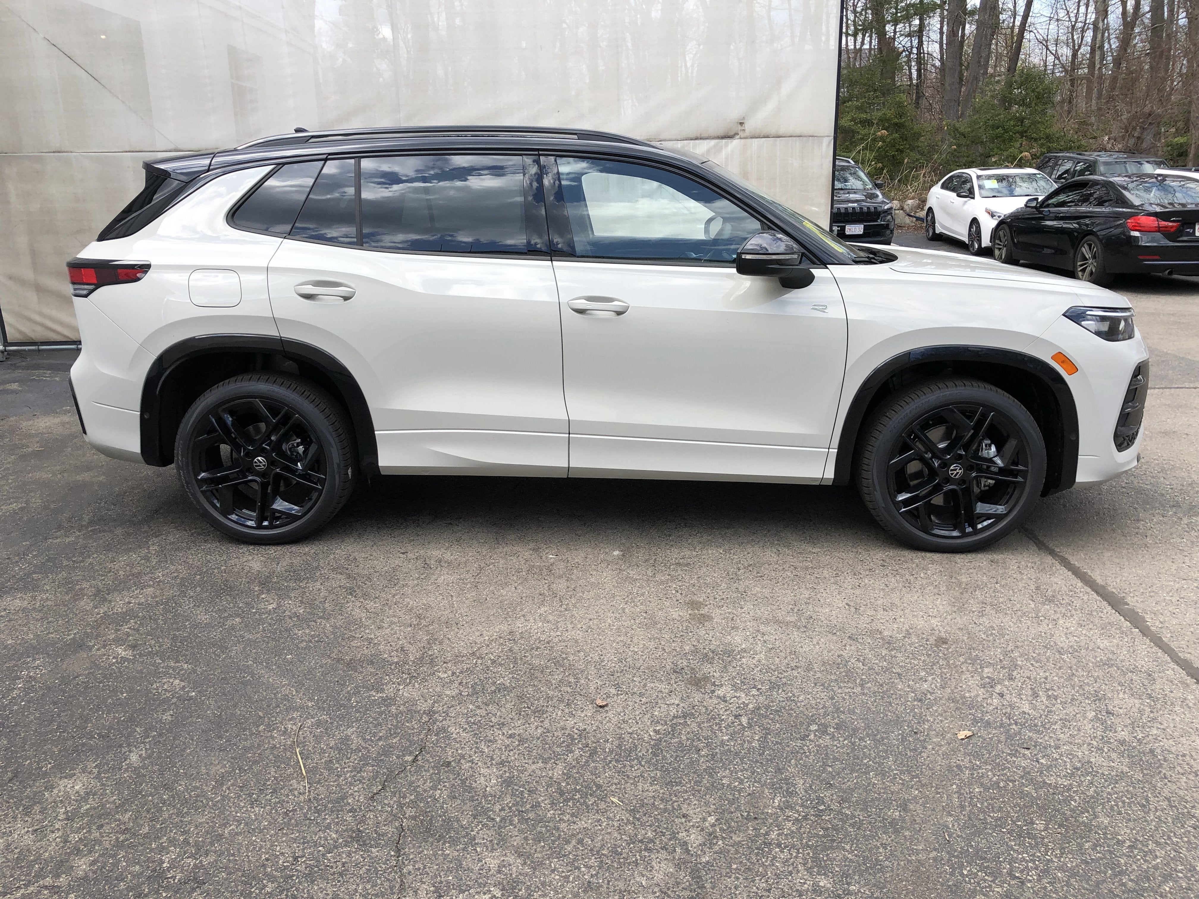 2026 Volkswagen Tiguan SE R-Line Black