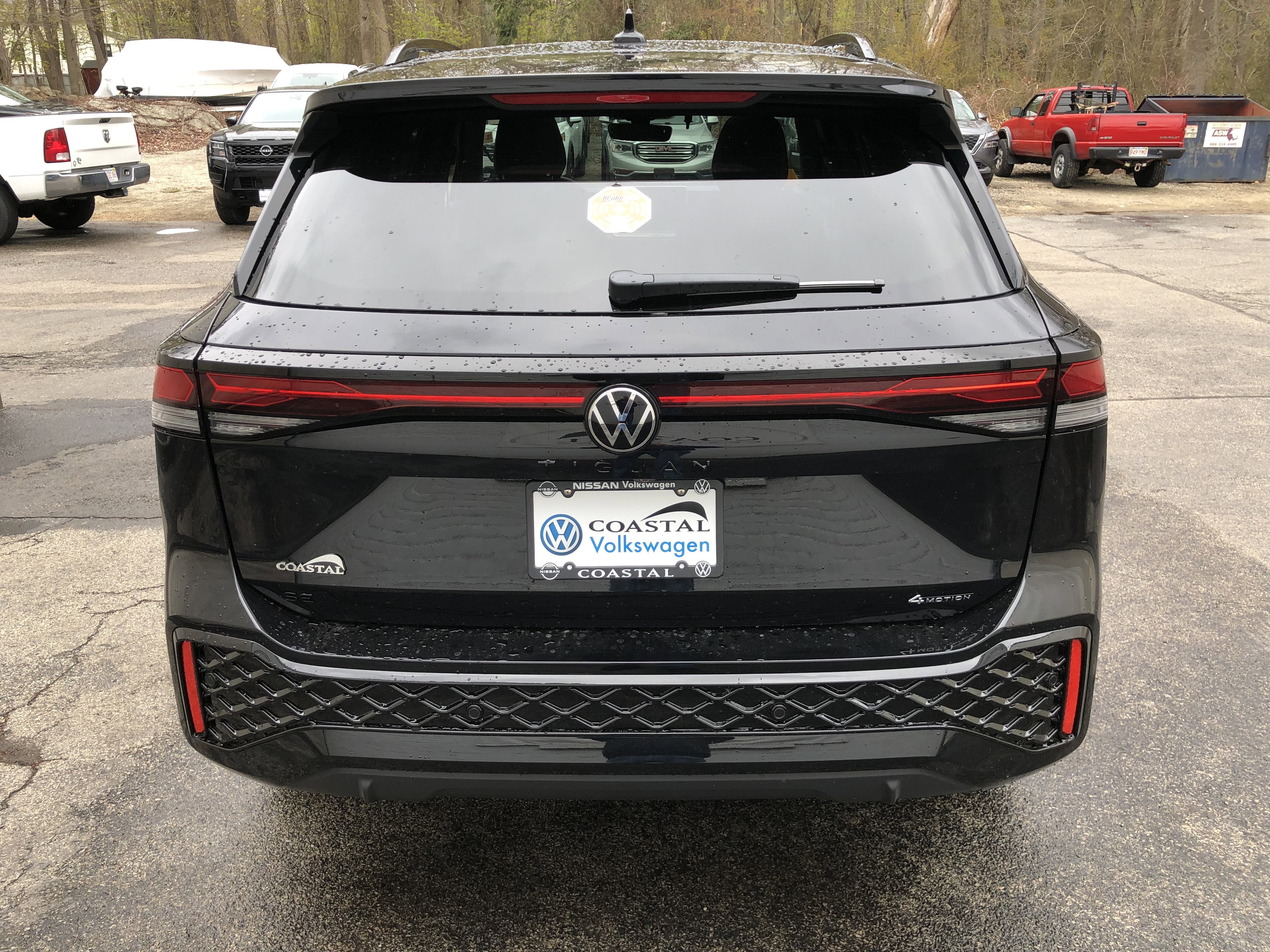 2026 Volkswagen Tiguan SE R-Line Black