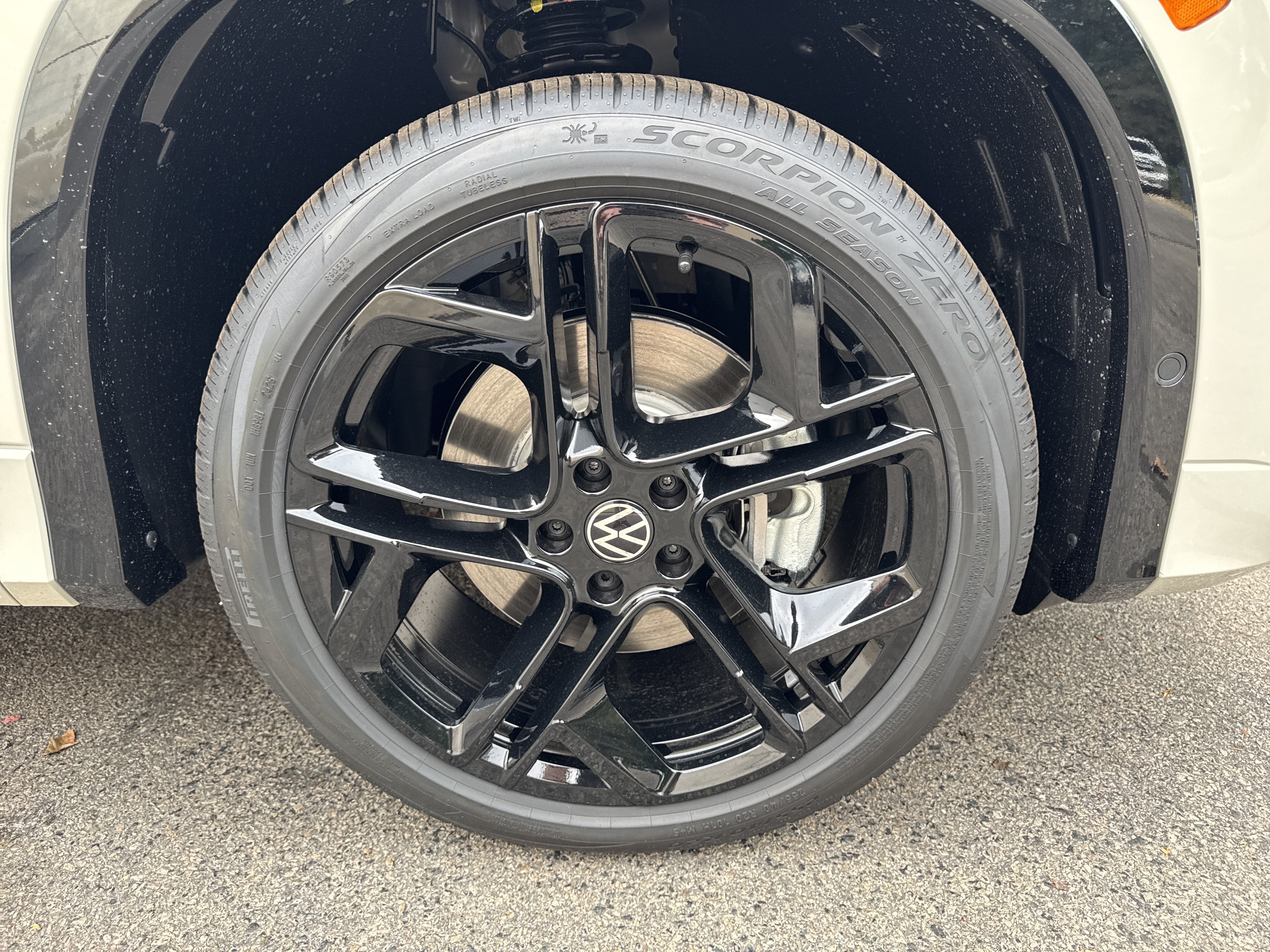 2026 Volkswagen Tiguan SE R-Line Black