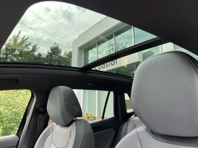 2025 Volkswagen Tiguan SEL R-Line