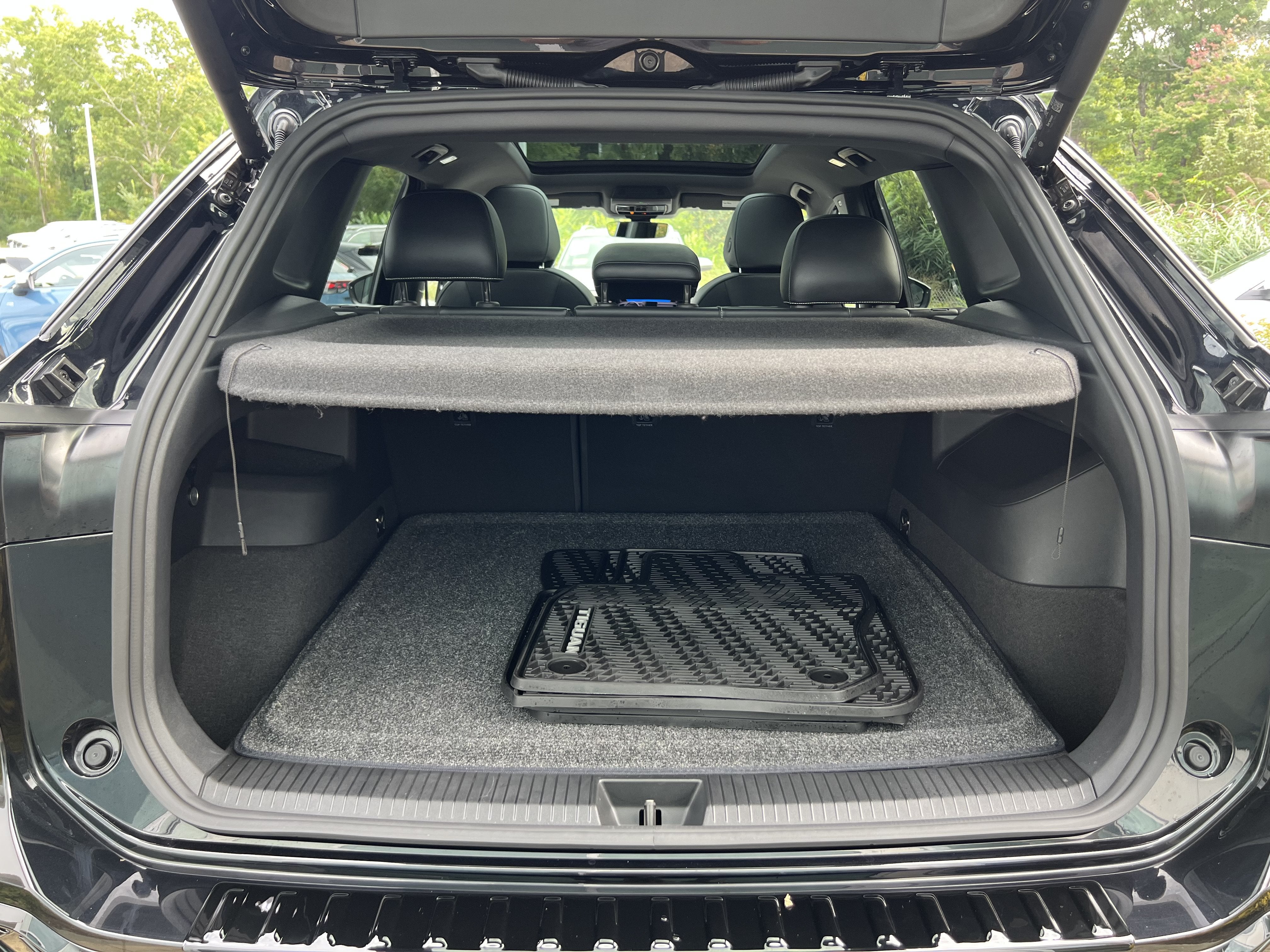 2025 Volkswagen Tiguan SEL R-Line