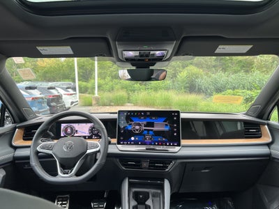 2025 Volkswagen Tiguan SEL R-Line