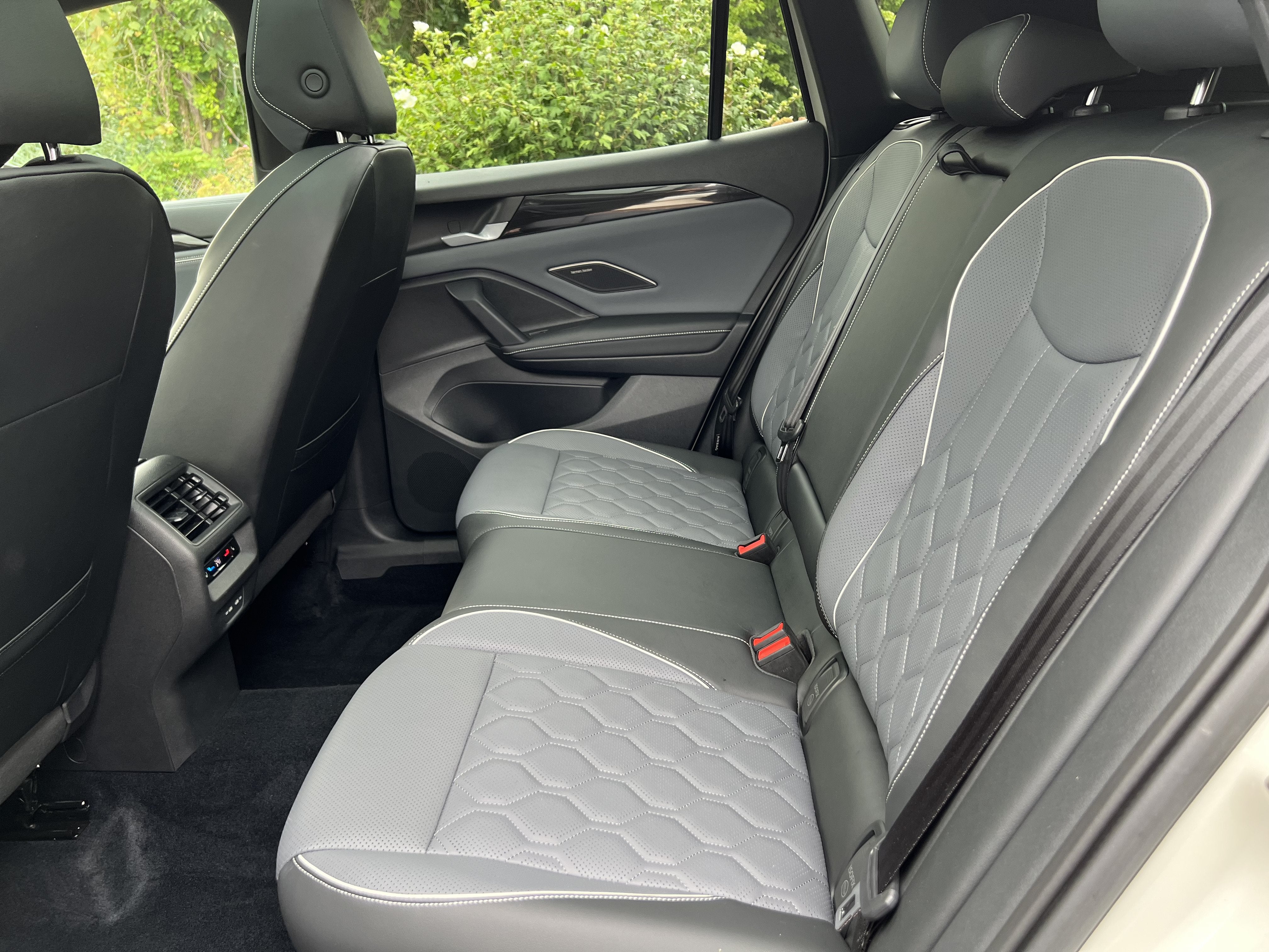 2025 Volkswagen Tiguan SEL R-Line