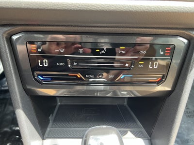2024 Volkswagen Tiguan SE W/ Panoramic Sunroof