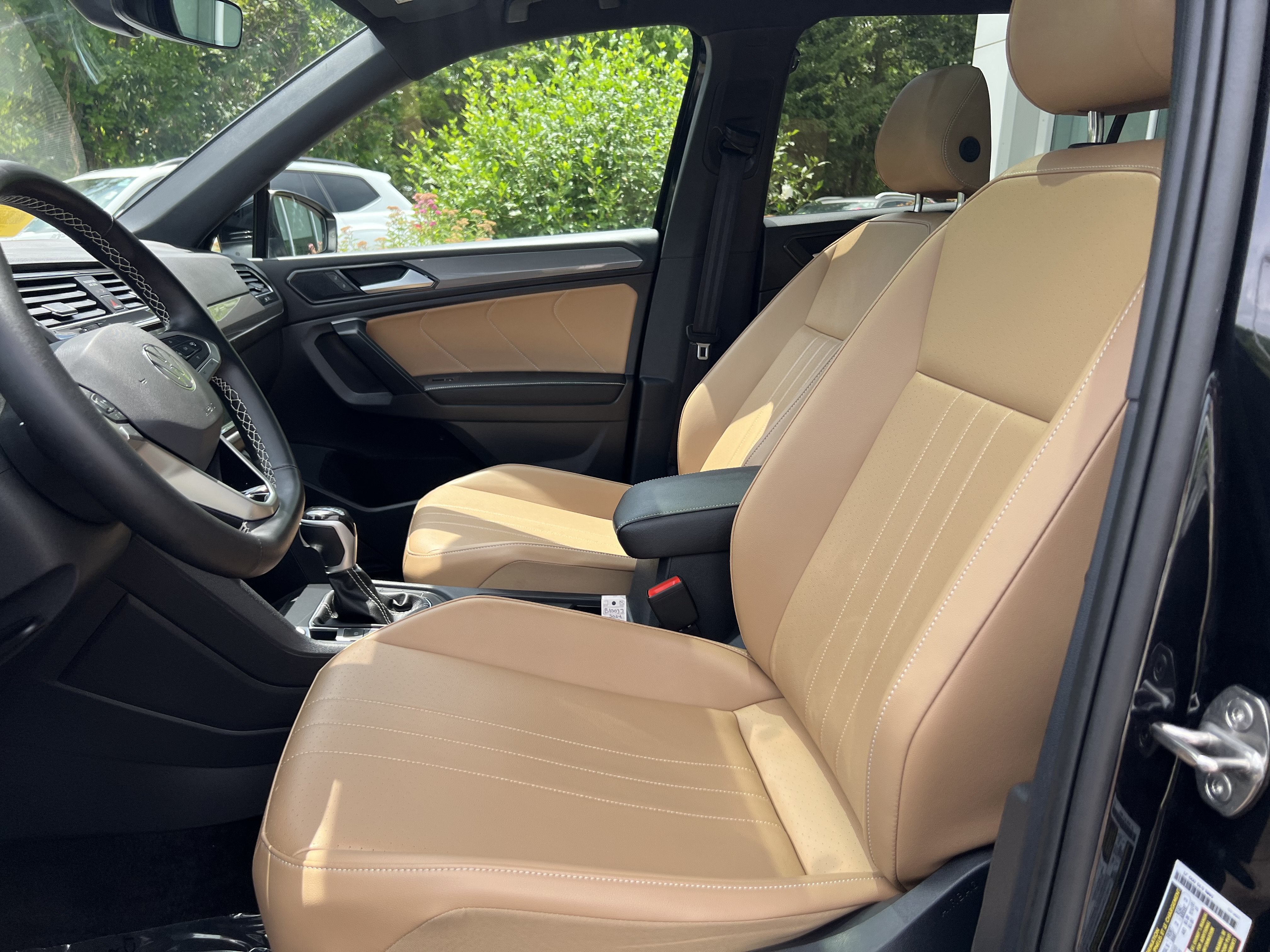 2024 Volkswagen Tiguan SE W/ Panoramic Sunroof