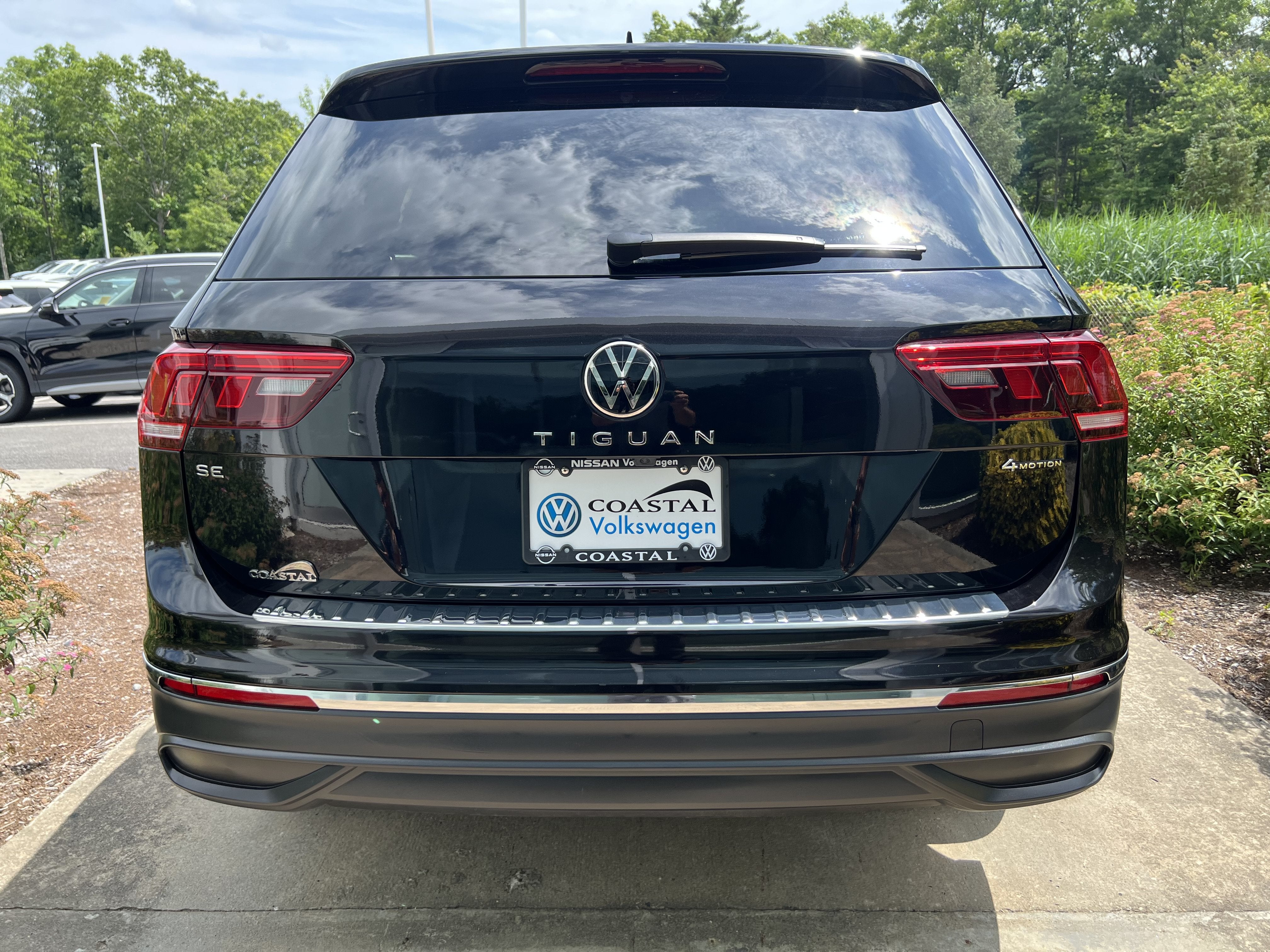 2024 Volkswagen Tiguan SE W/ Panoramic Sunroof