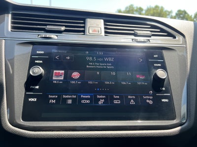 2023 Volkswagen Tiguan SE W/ Panoramic Sunroof