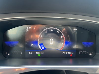 2023 Volkswagen Tiguan SE W/ Panoramic Sunroof