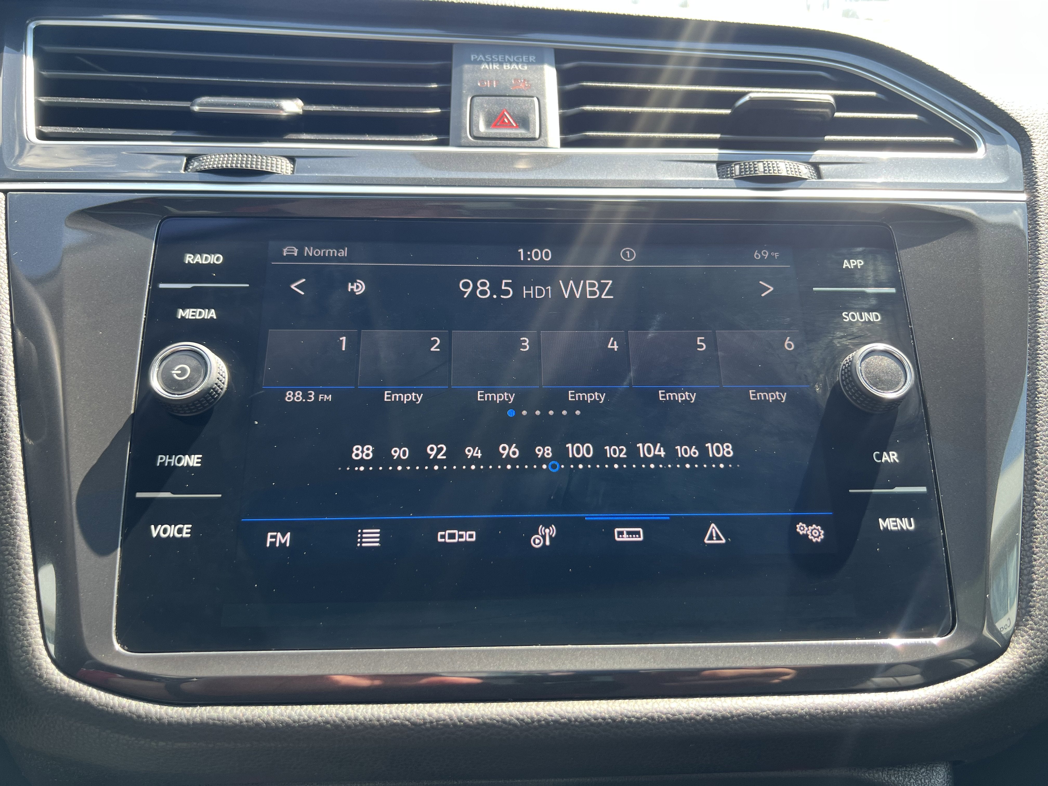 2023 Volkswagen Tiguan SE