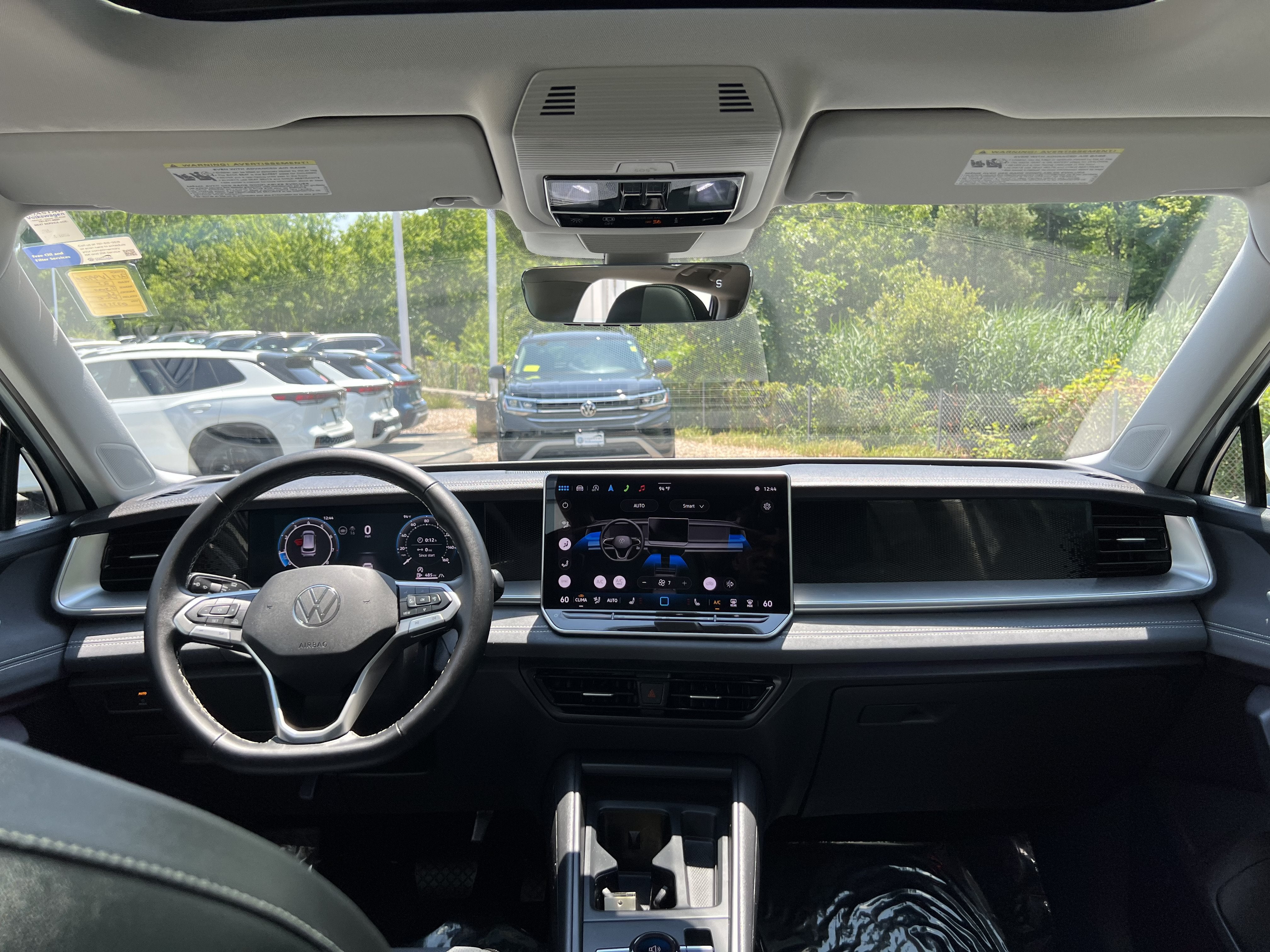 2025 Volkswagen Tiguan SE w/panoramic sunroof