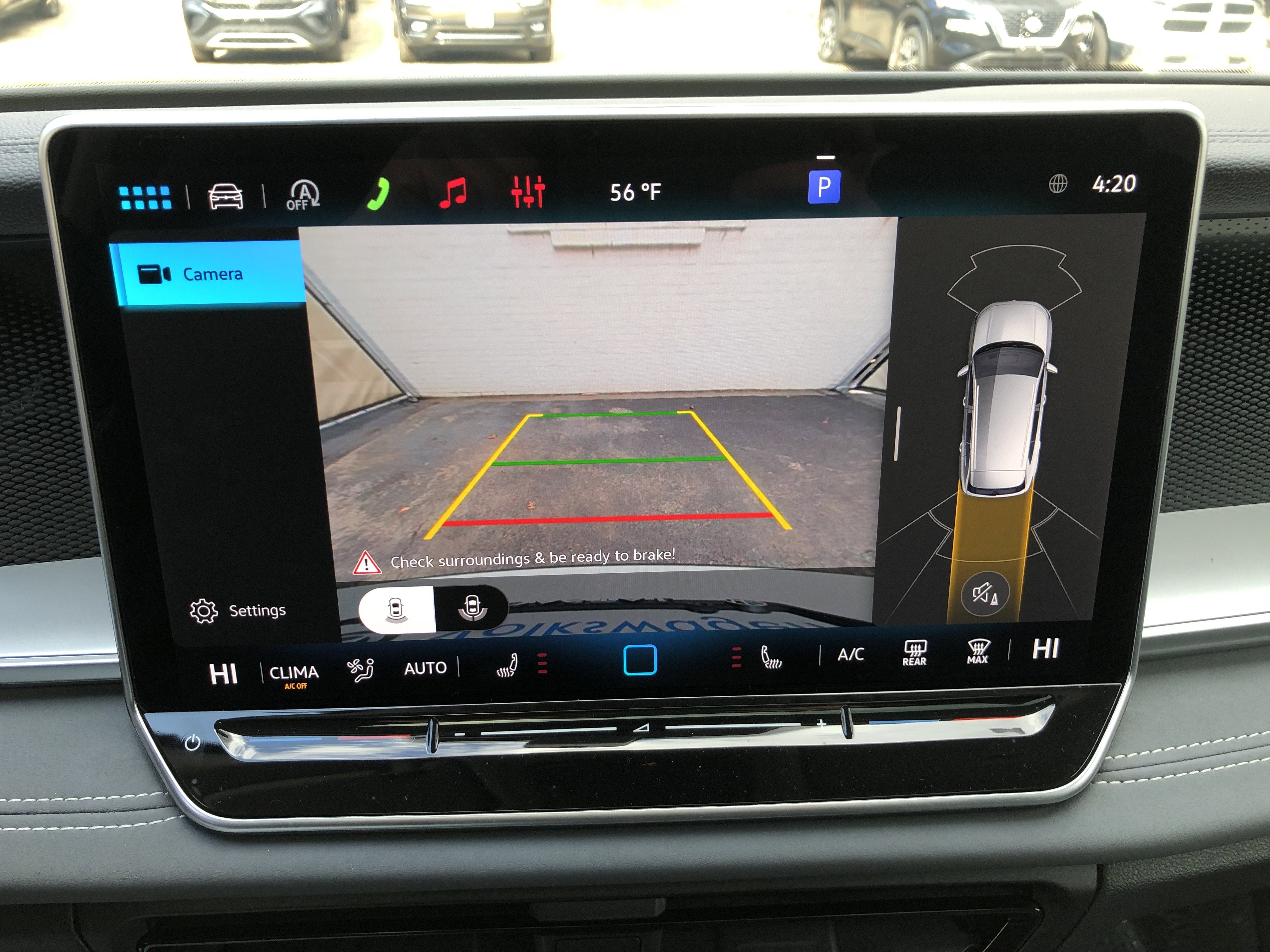 2026 Volkswagen Tiguan SE w/panoramic sunroof