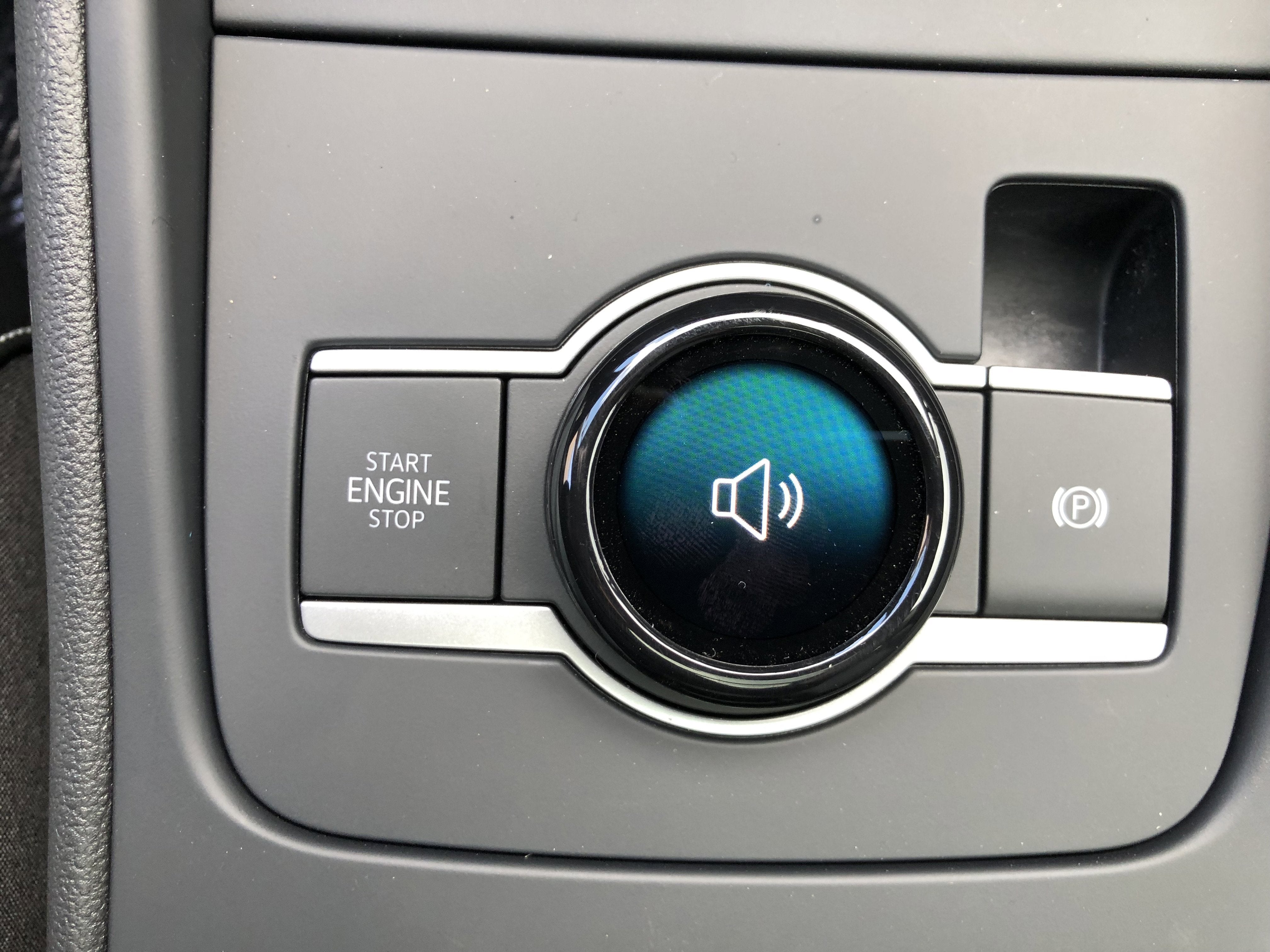 2026 Volkswagen Tiguan SE w/panoramic sunroof