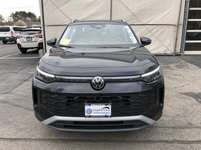 2026 Volkswagen Tiguan SE w/panoramic sunroof
