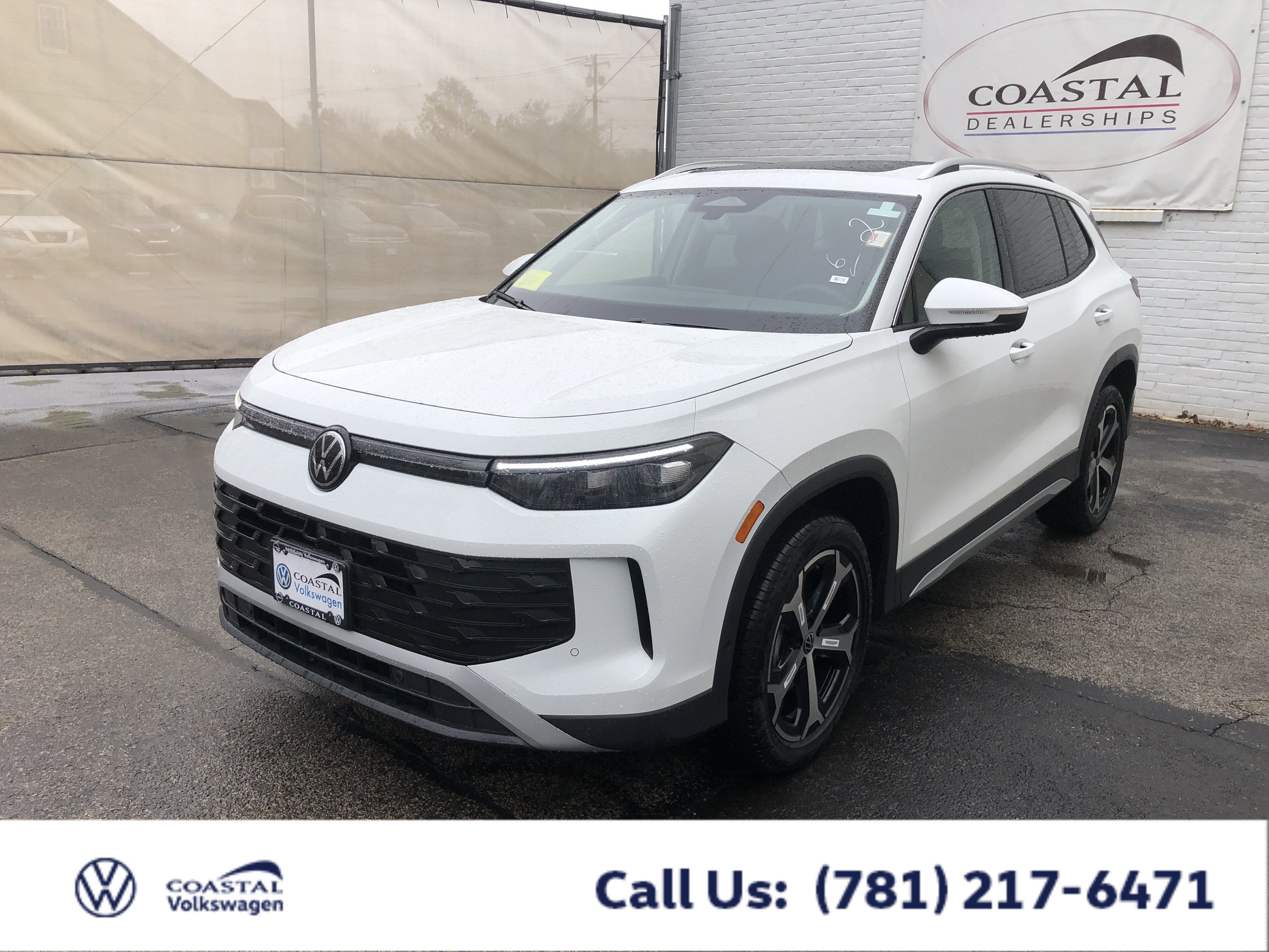 2026 Volkswagen Tiguan SE w/panoramic sunroof