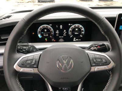2026 Volkswagen Tiguan SE w/panoramic sunroof