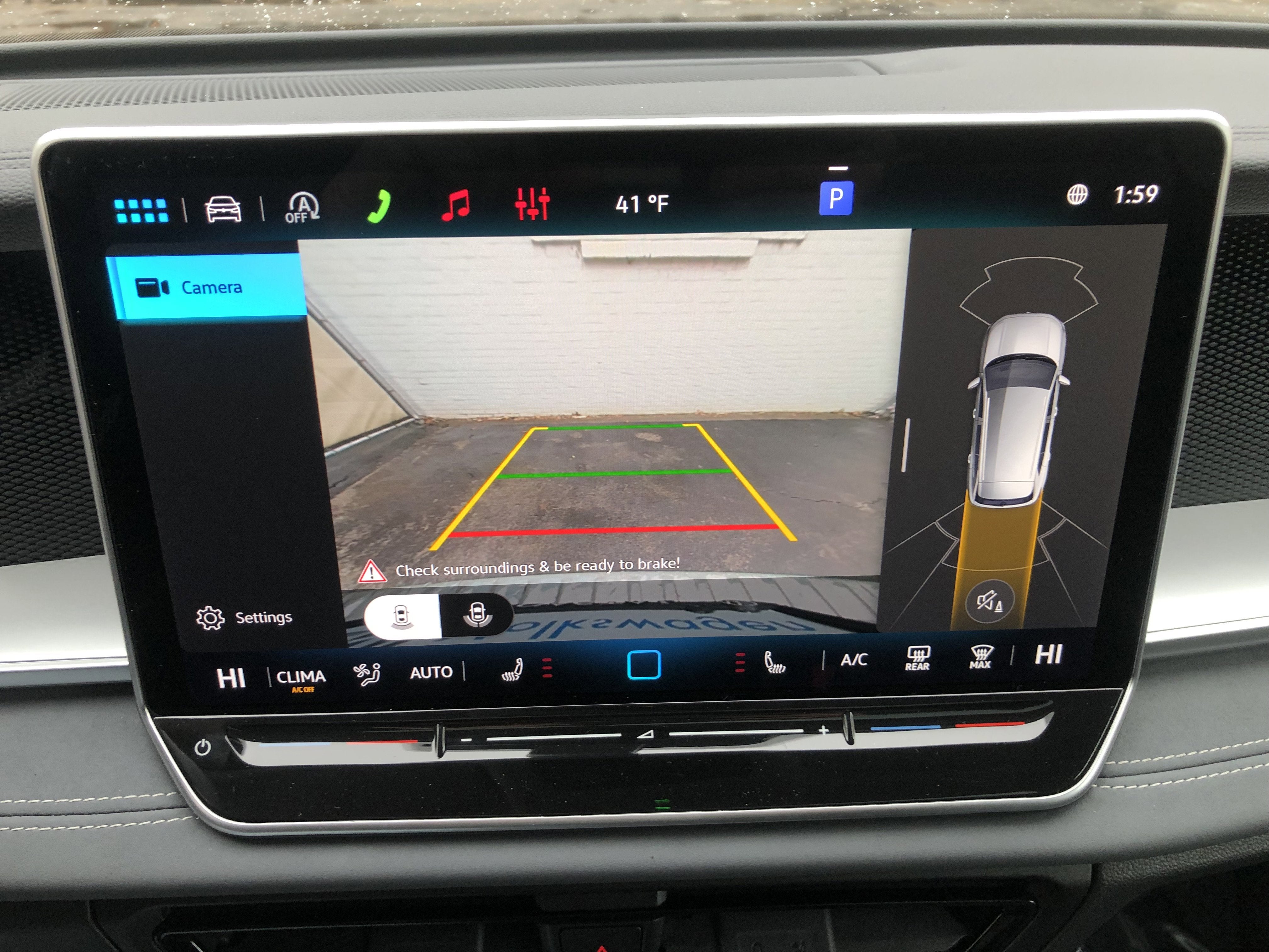 2026 Volkswagen Tiguan SE w/panoramic sunroof