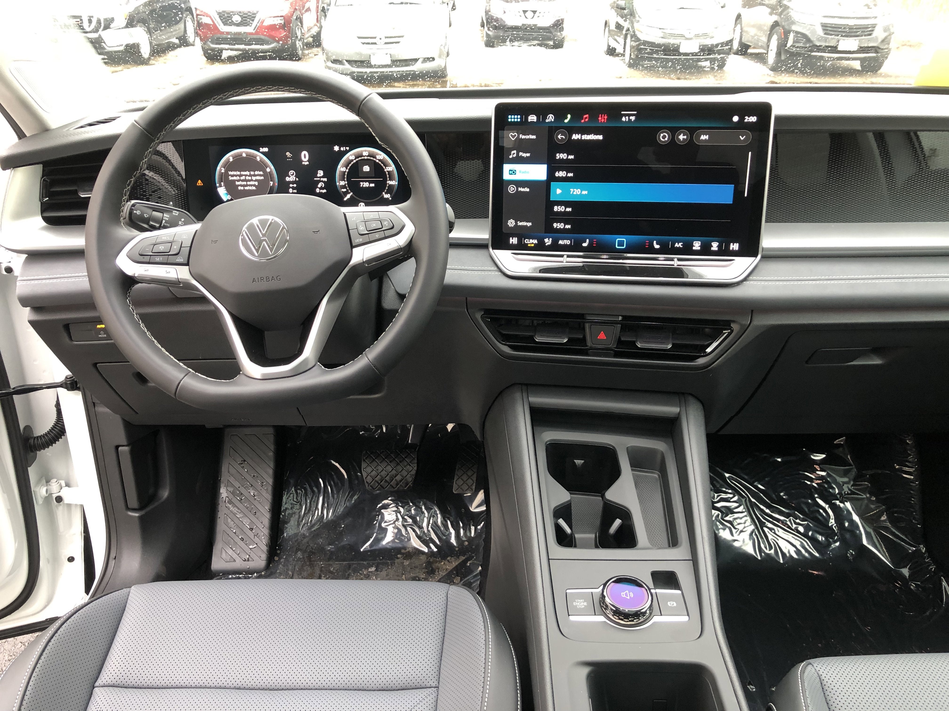 2026 Volkswagen Tiguan SE w/panoramic sunroof