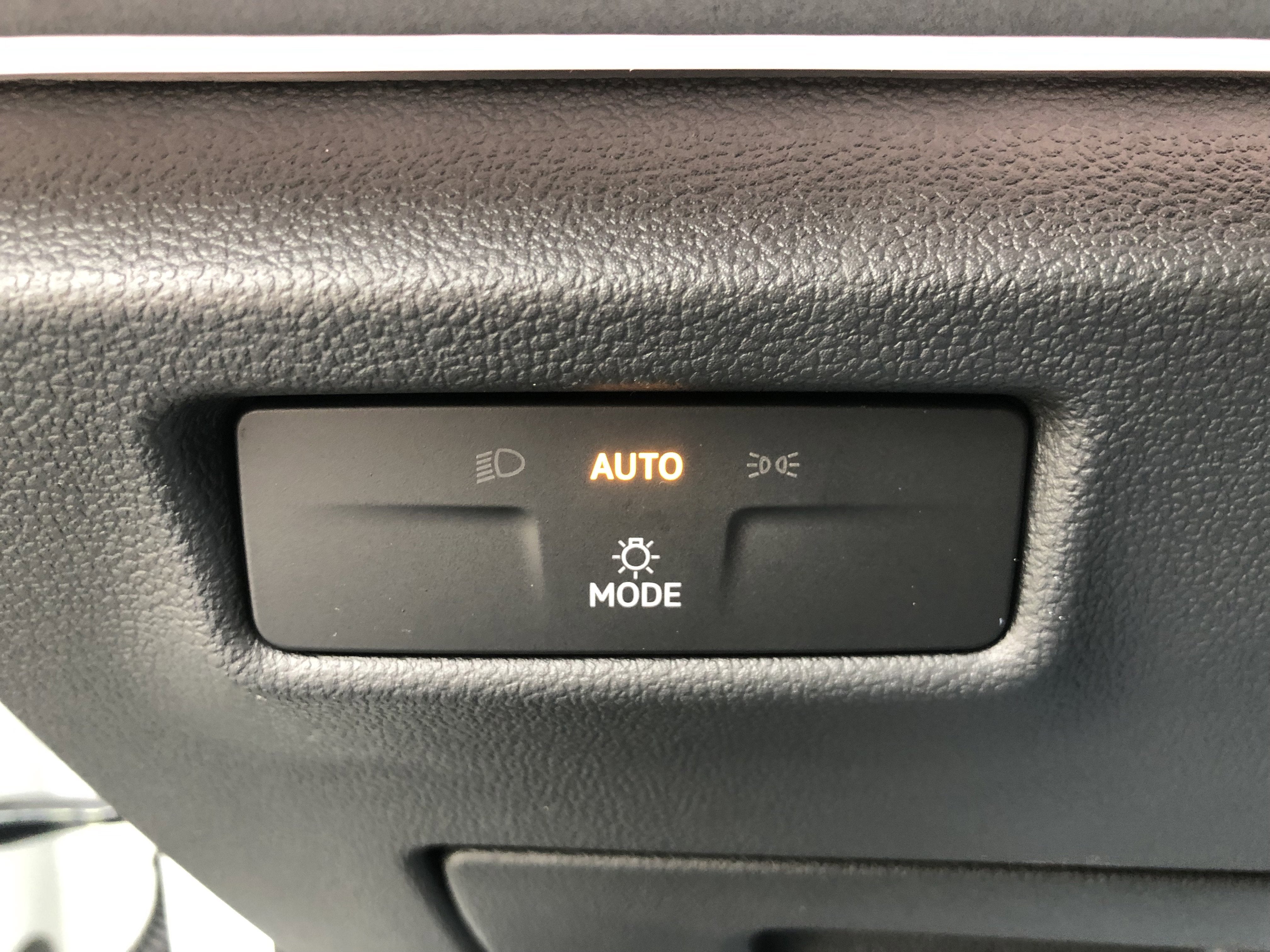 2026 Volkswagen Tiguan SE w/panoramic sunroof