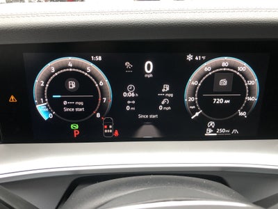 2026 Volkswagen Tiguan SE w/panoramic sunroof