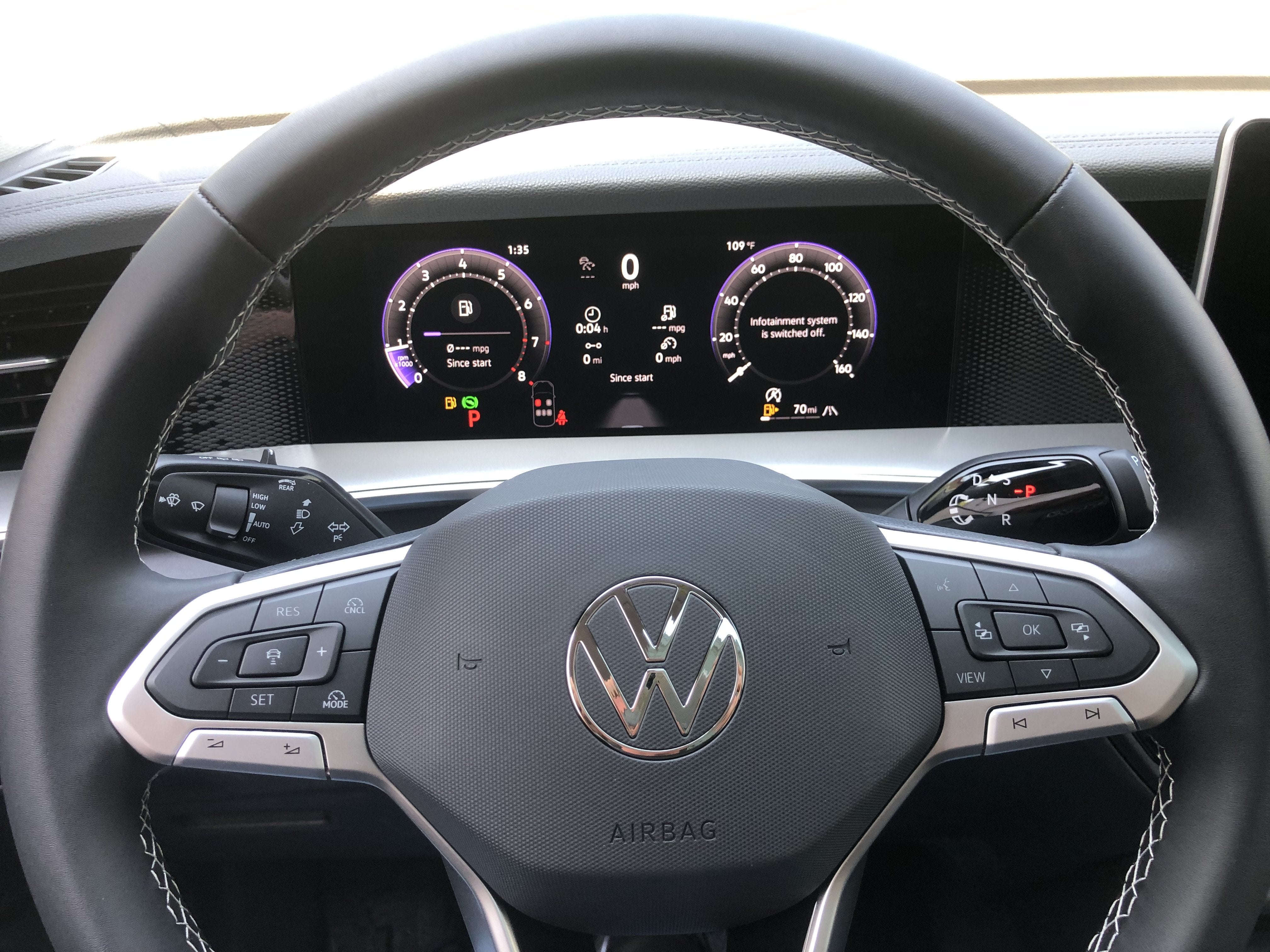 2026 Volkswagen Tiguan SE w/panoramic sunroof