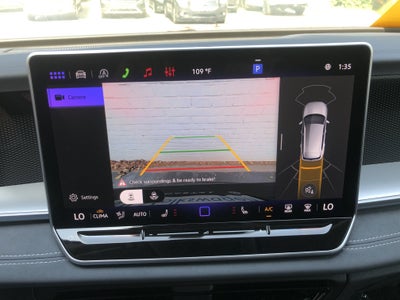 2026 Volkswagen Tiguan SE w/panoramic sunroof