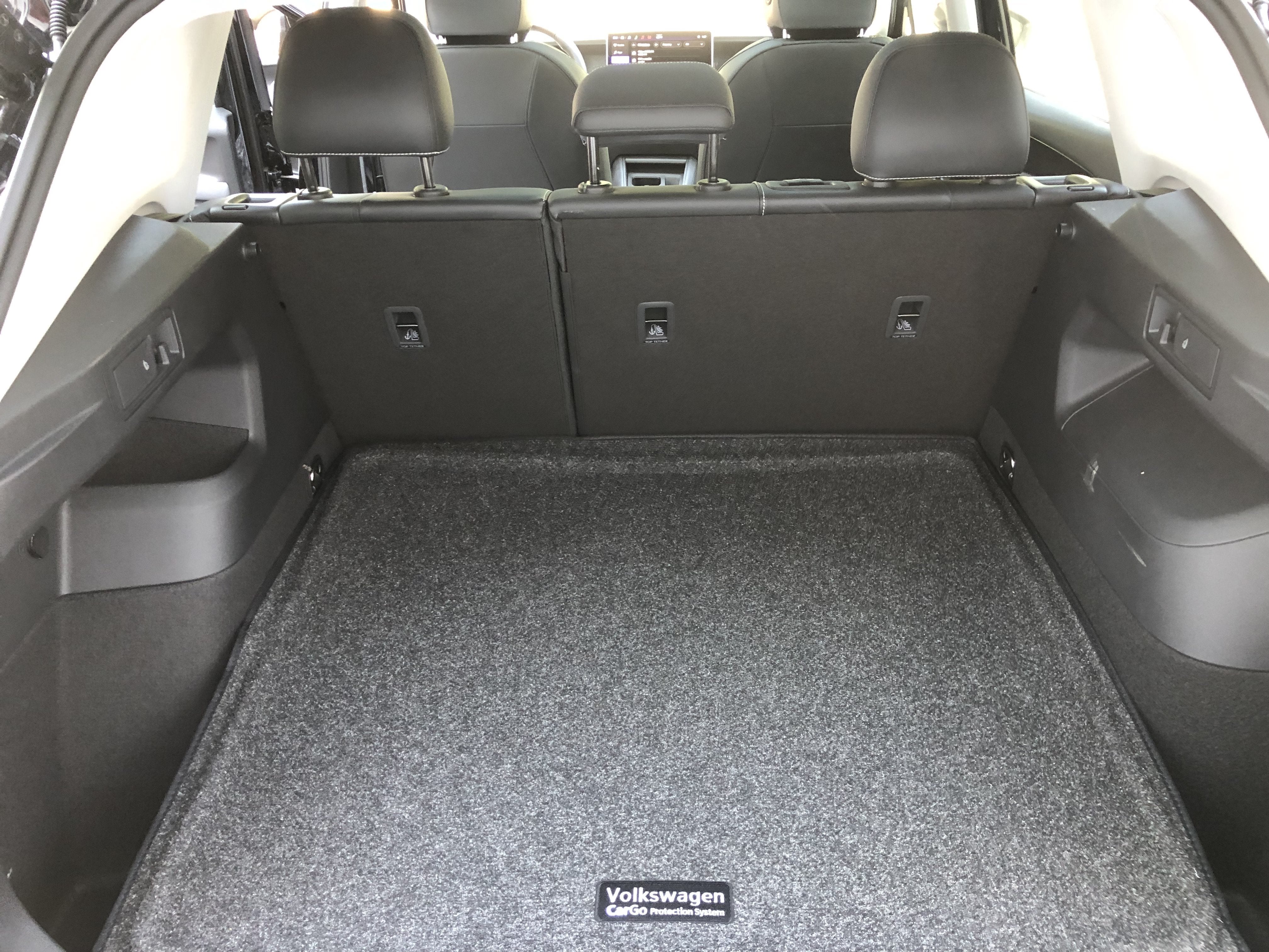 2026 Volkswagen Tiguan SE w/panoramic sunroof