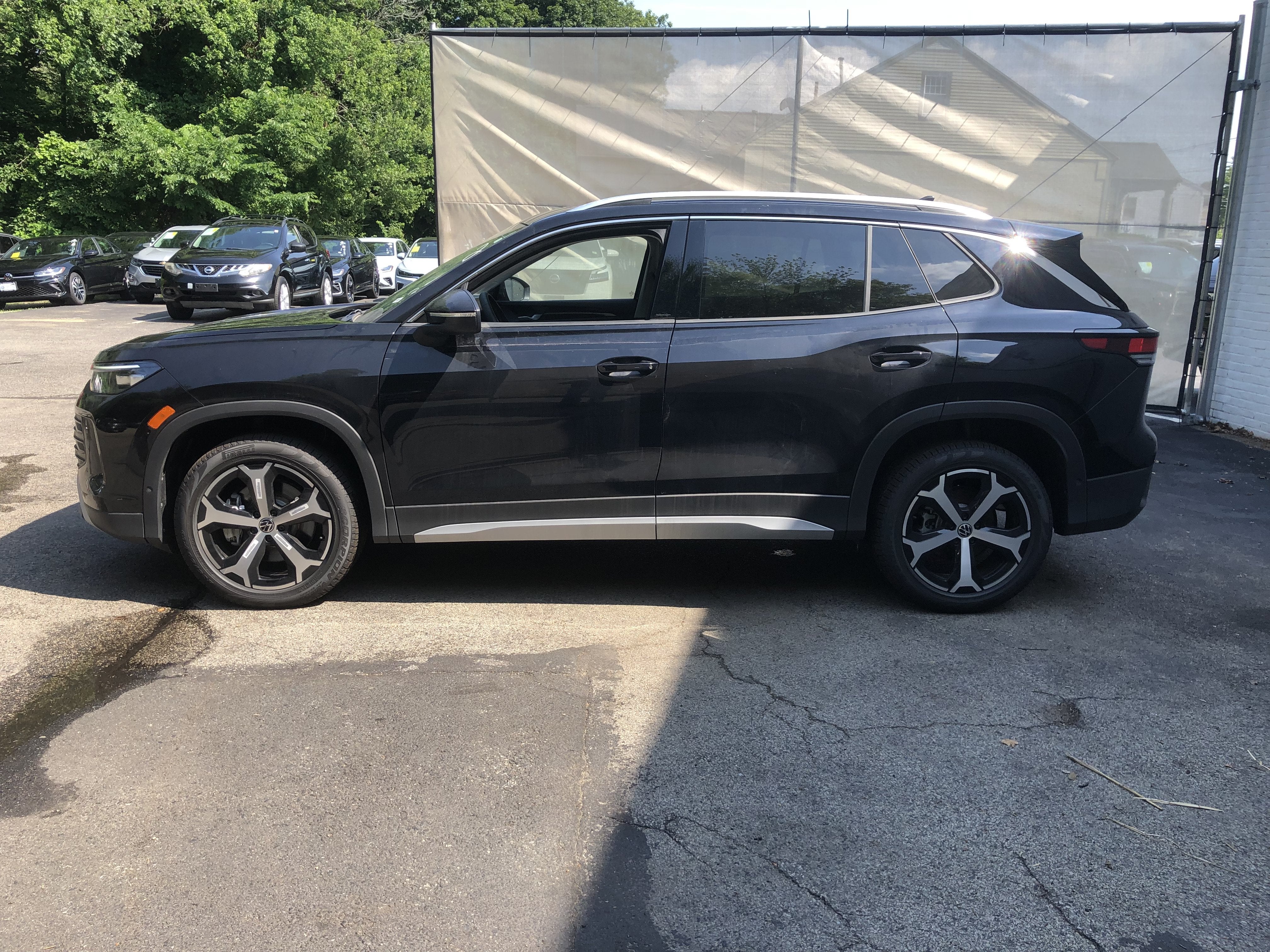 2026 Volkswagen Tiguan SE w/panoramic sunroof