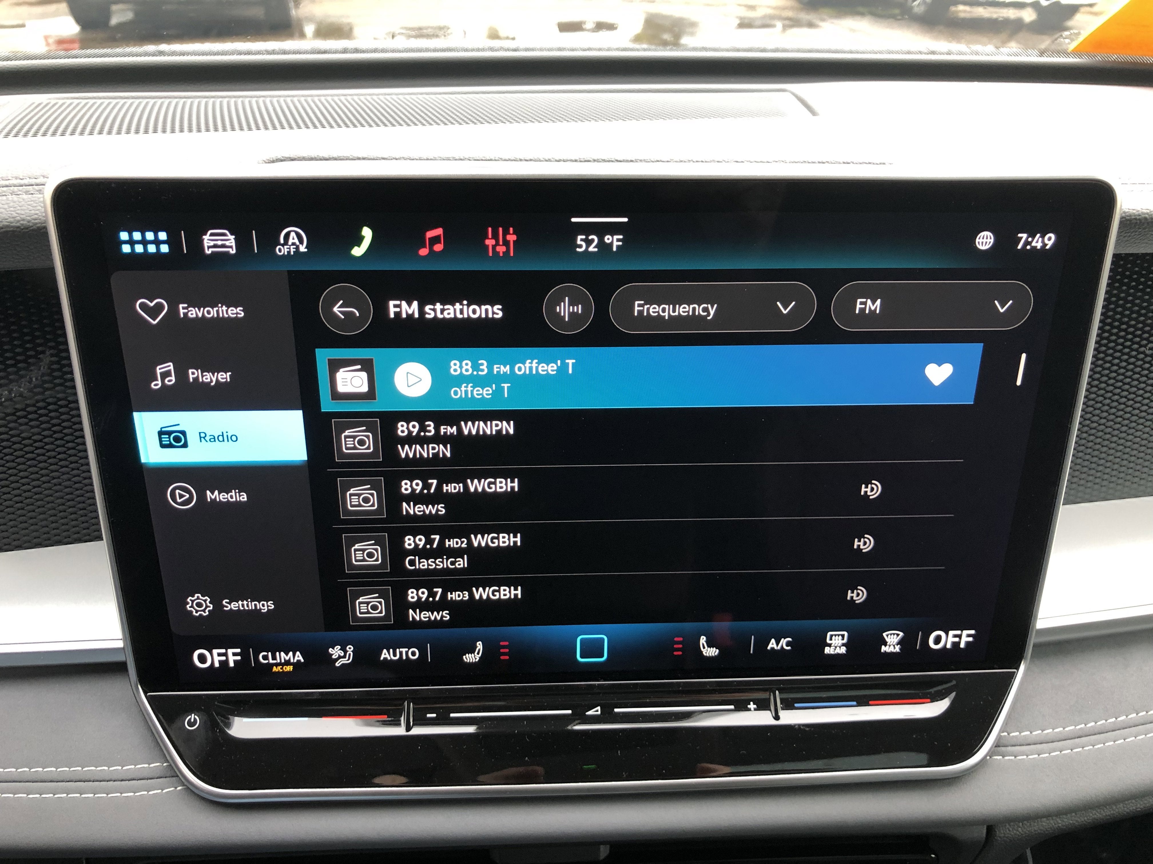 2026 Volkswagen Tiguan SE w/panoramic sunroof