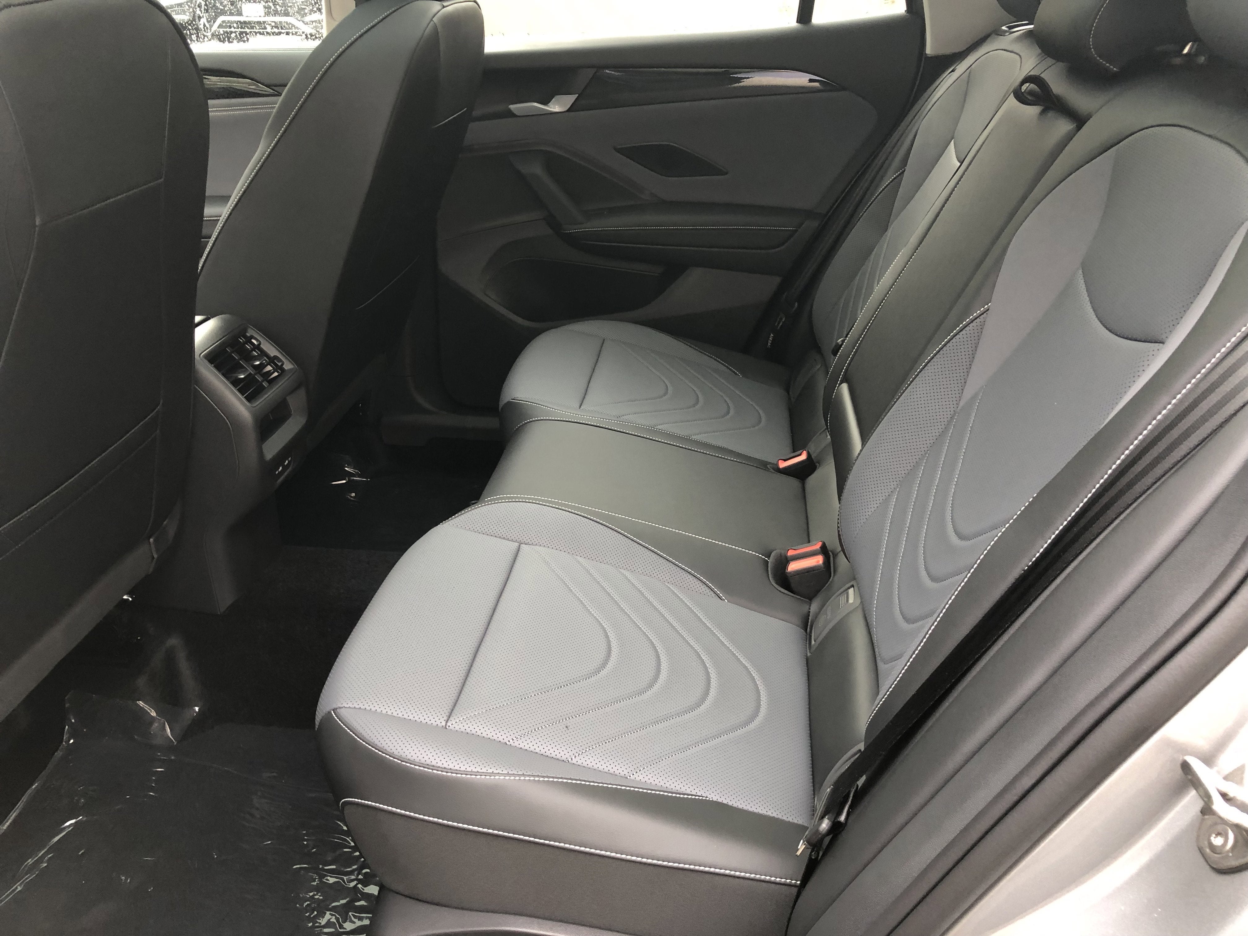 2026 Volkswagen Tiguan SE w/panoramic sunroof