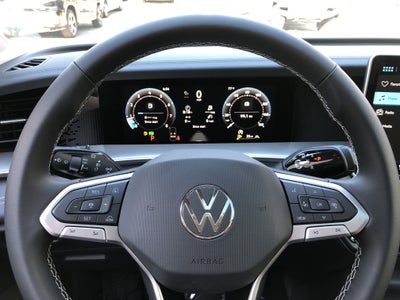 2026 Volkswagen Tiguan SE w/panoramic sunroof