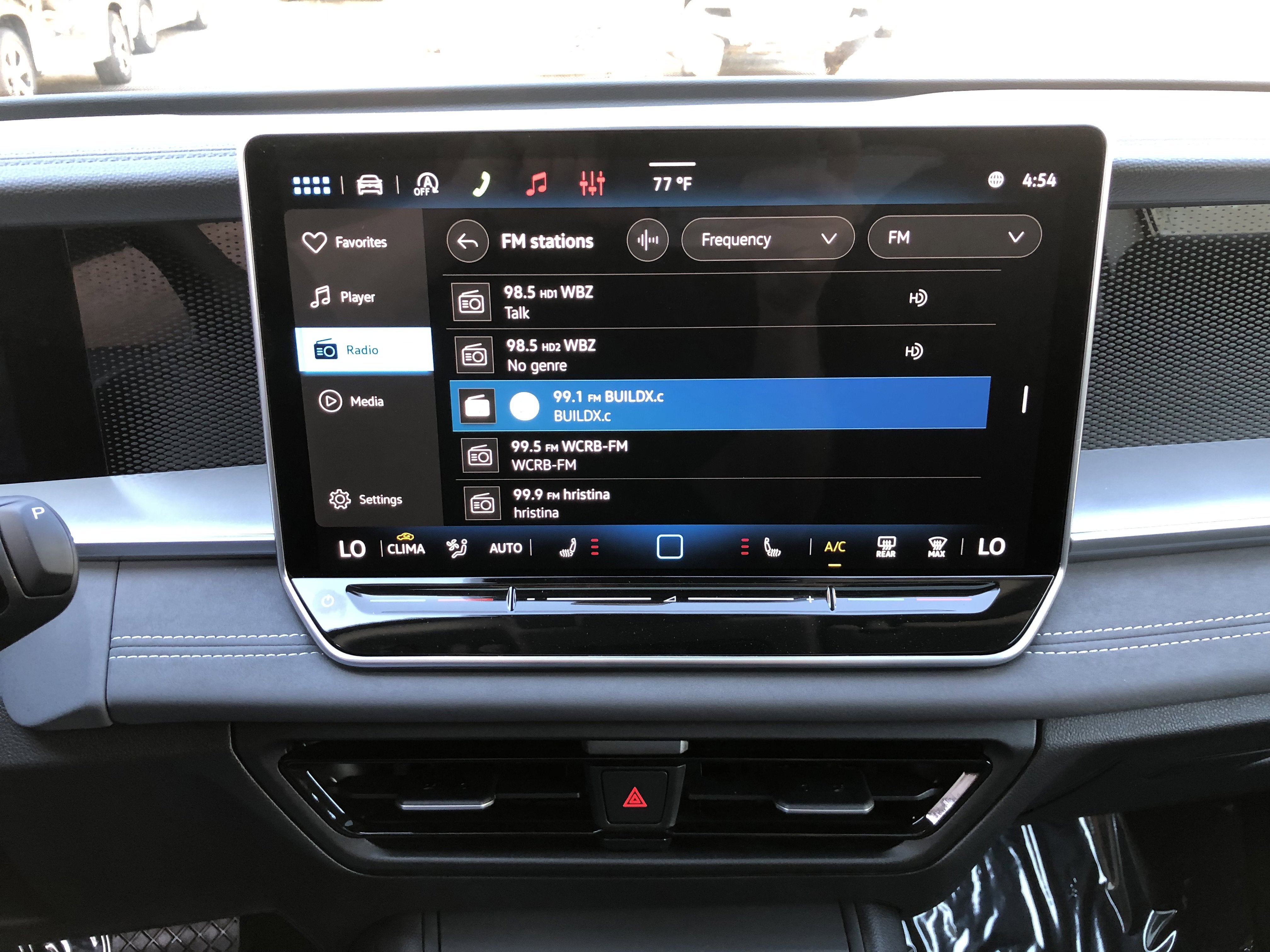 2026 Volkswagen Tiguan SE w/panoramic sunroof