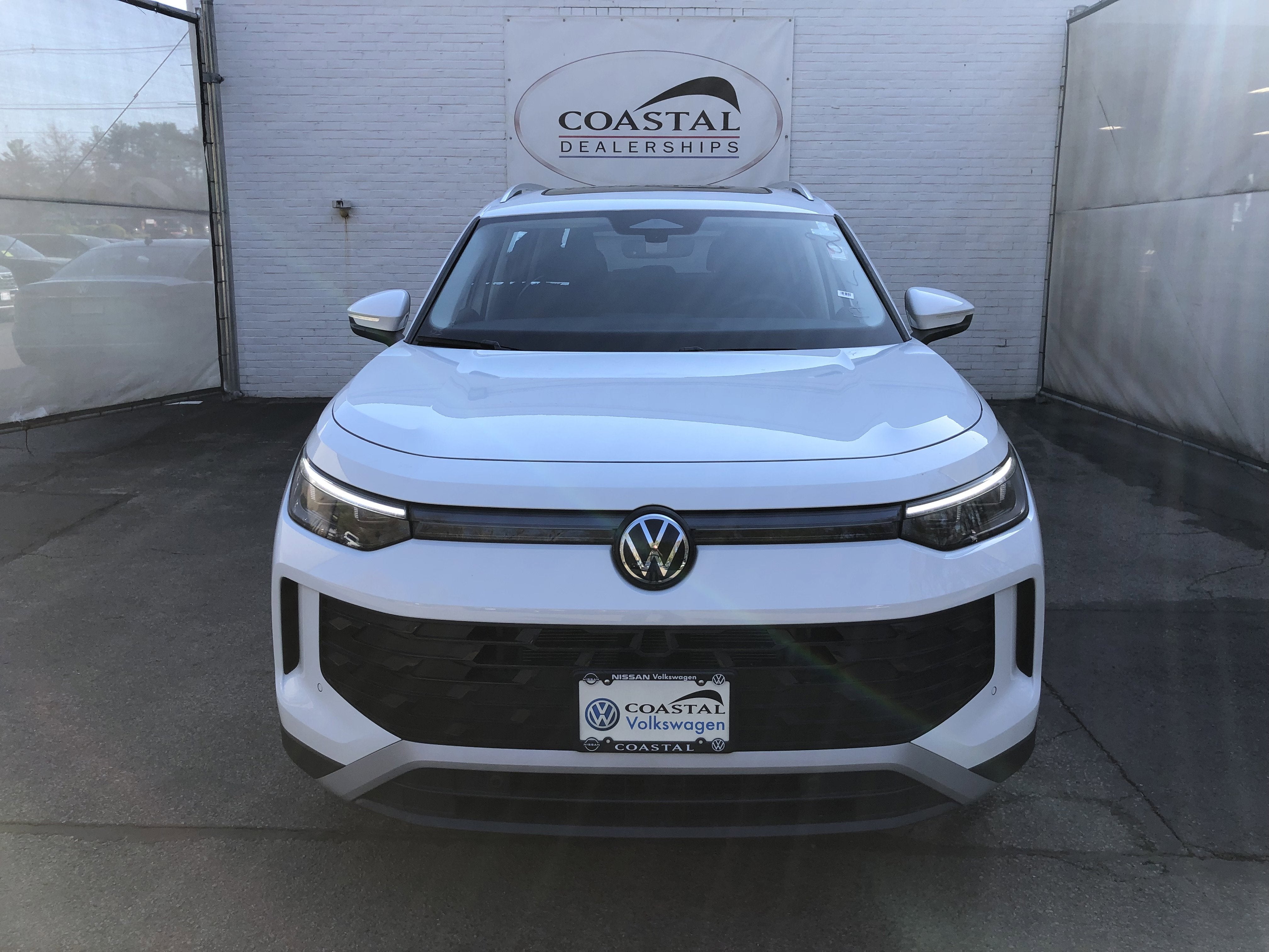 2026 Volkswagen Tiguan SE w/panoramic sunroof
