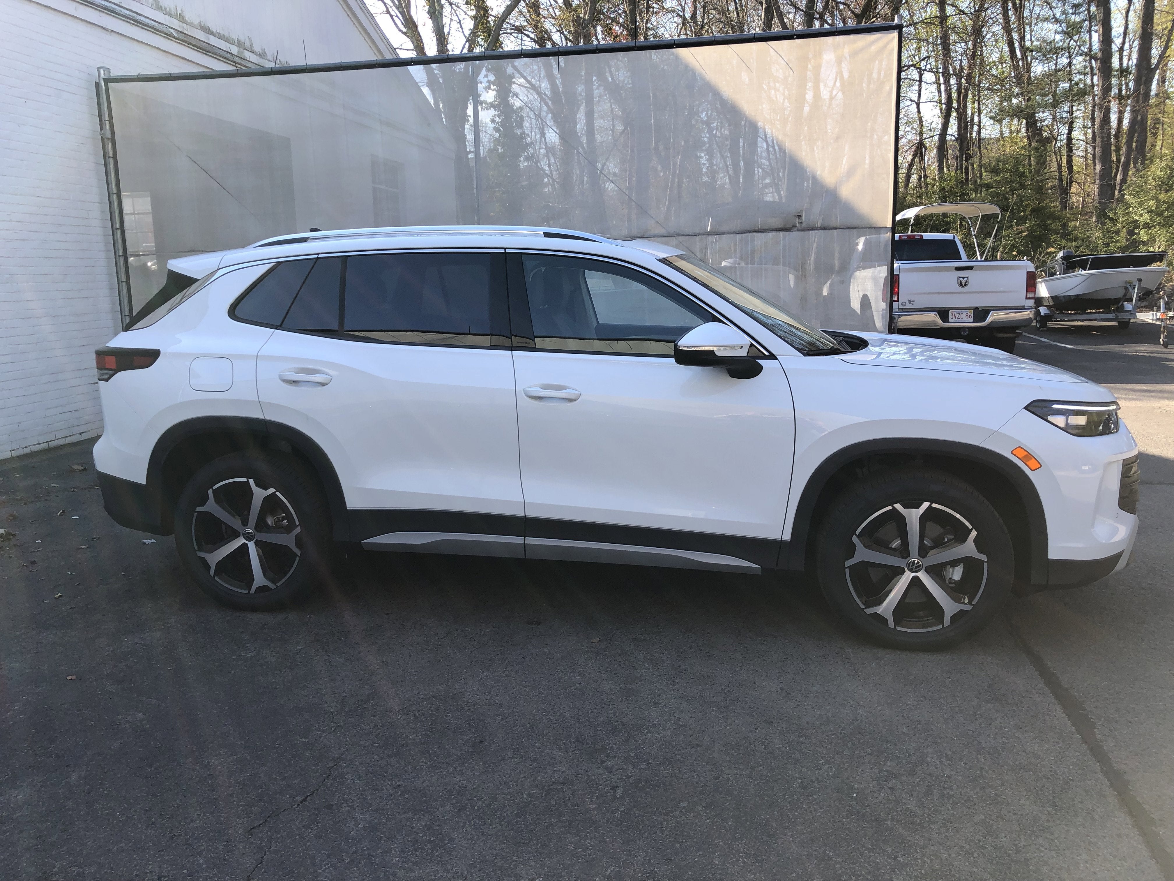 2026 Volkswagen Tiguan SE w/panoramic sunroof