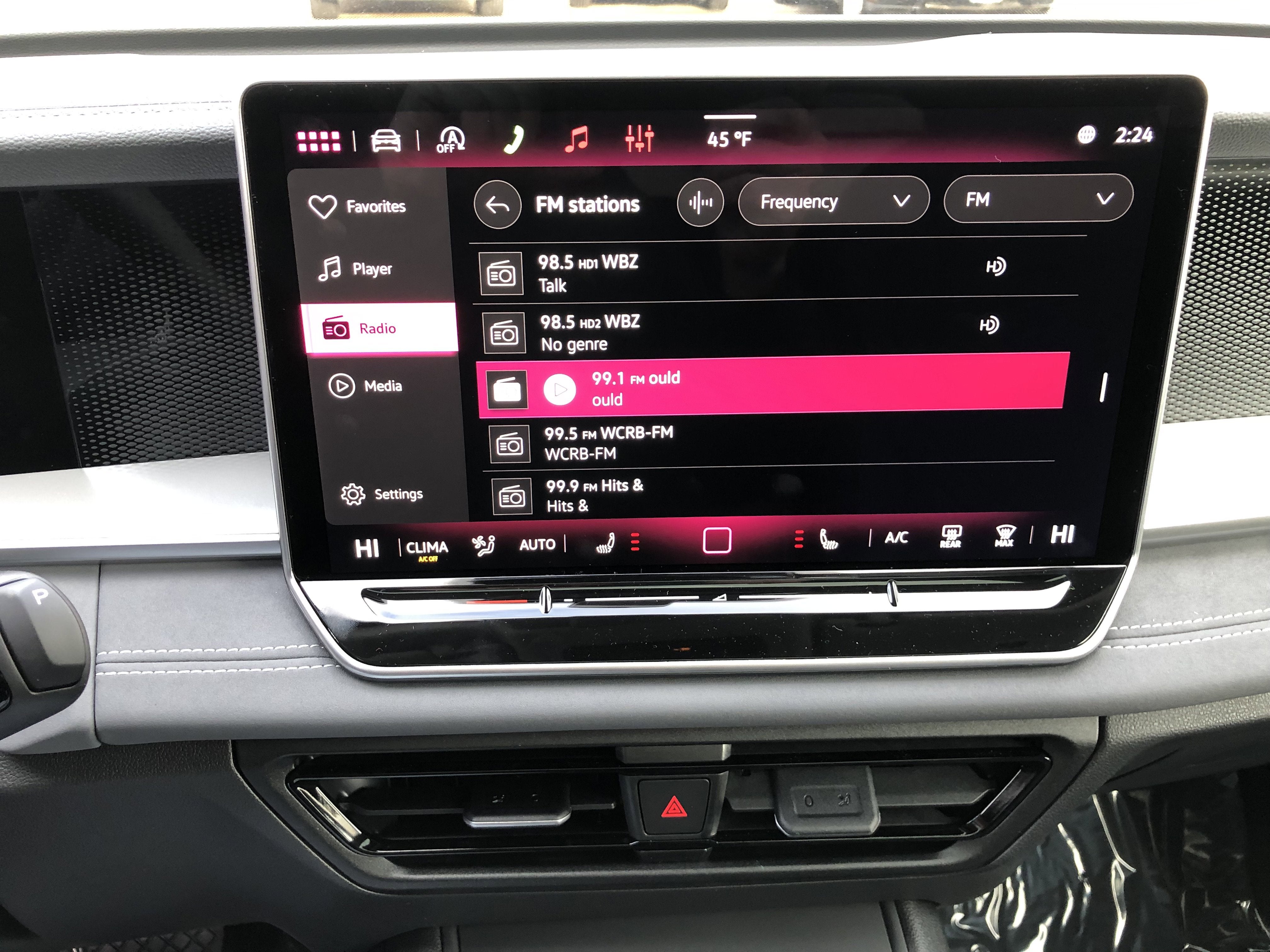 2026 Volkswagen Tiguan SE w/panoramic sunroof