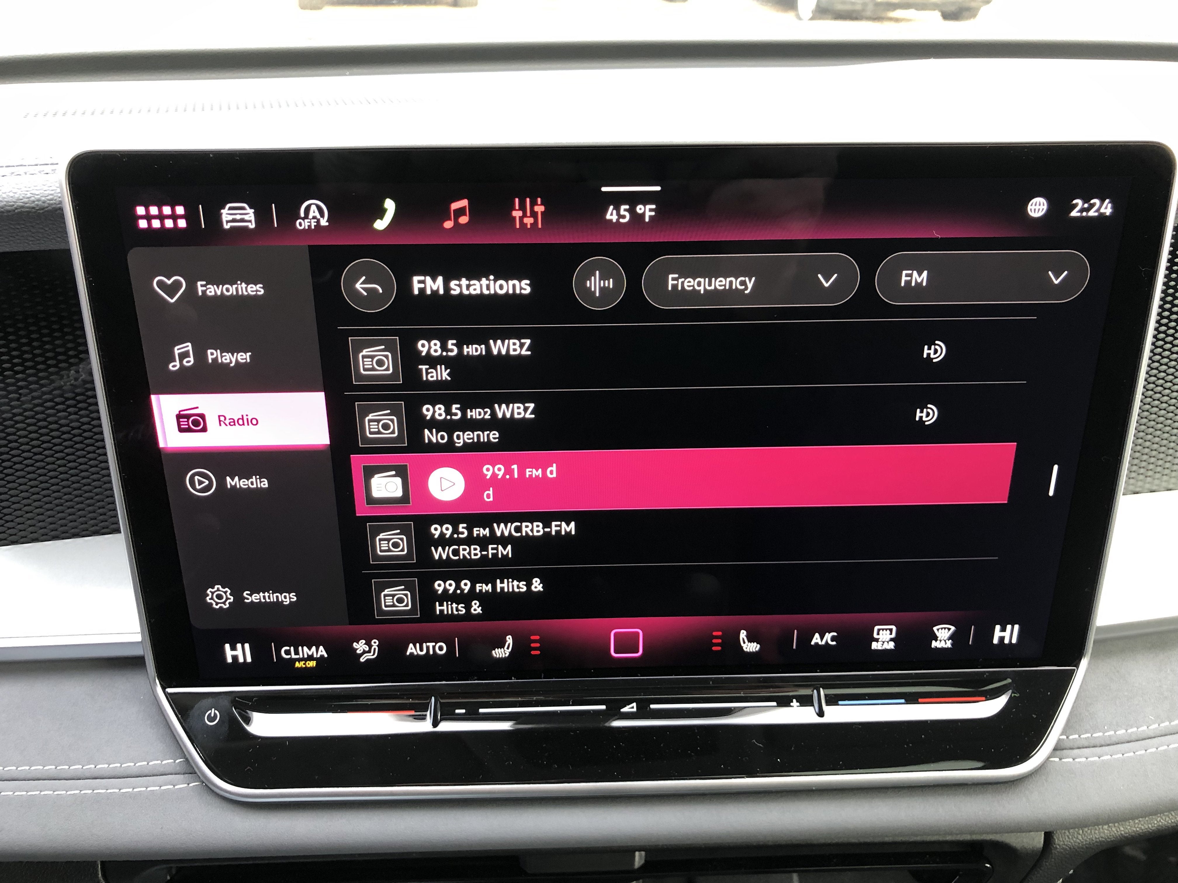 2026 Volkswagen Tiguan SE w/panoramic sunroof