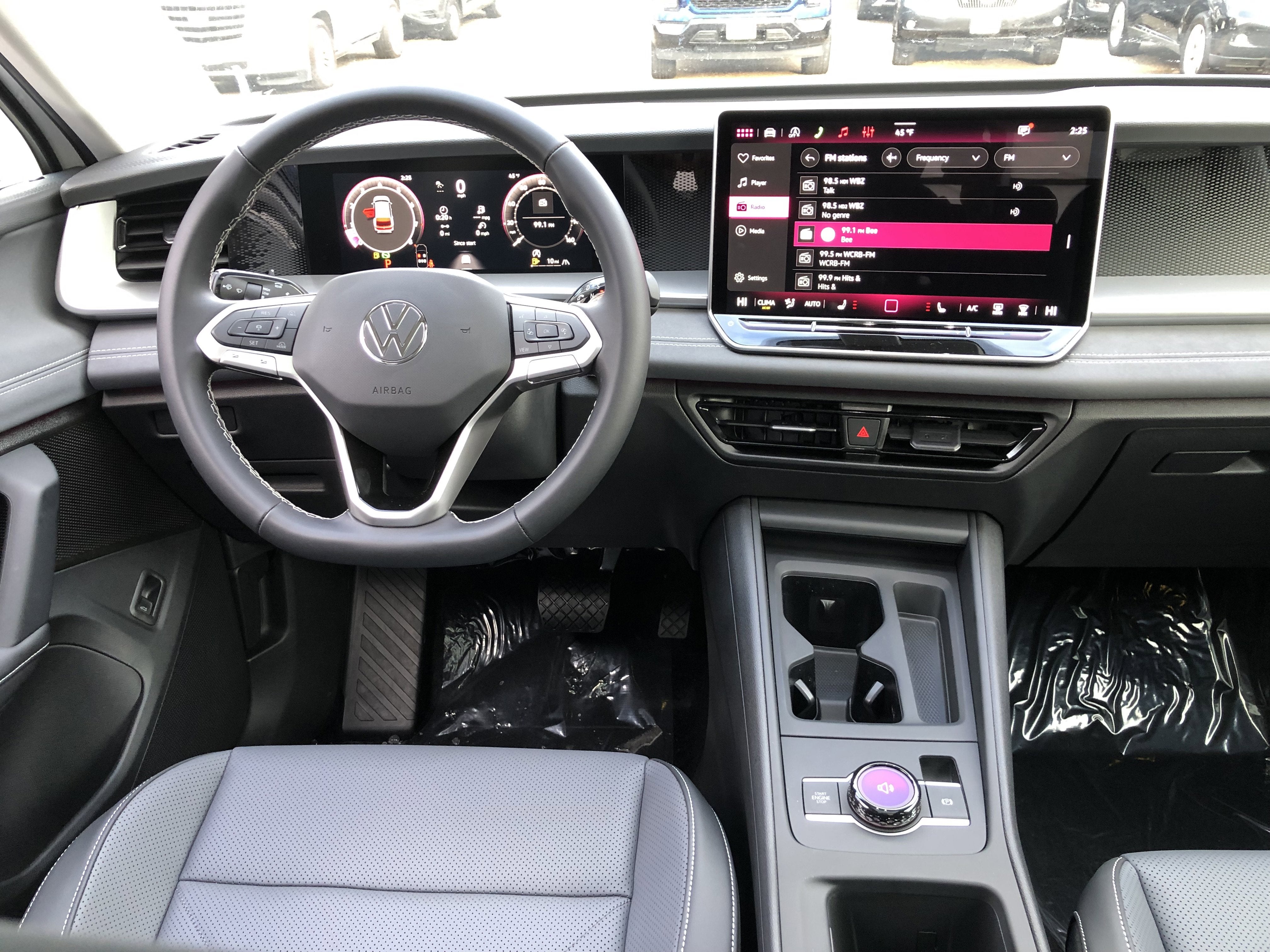 2026 Volkswagen Tiguan SE w/panoramic sunroof