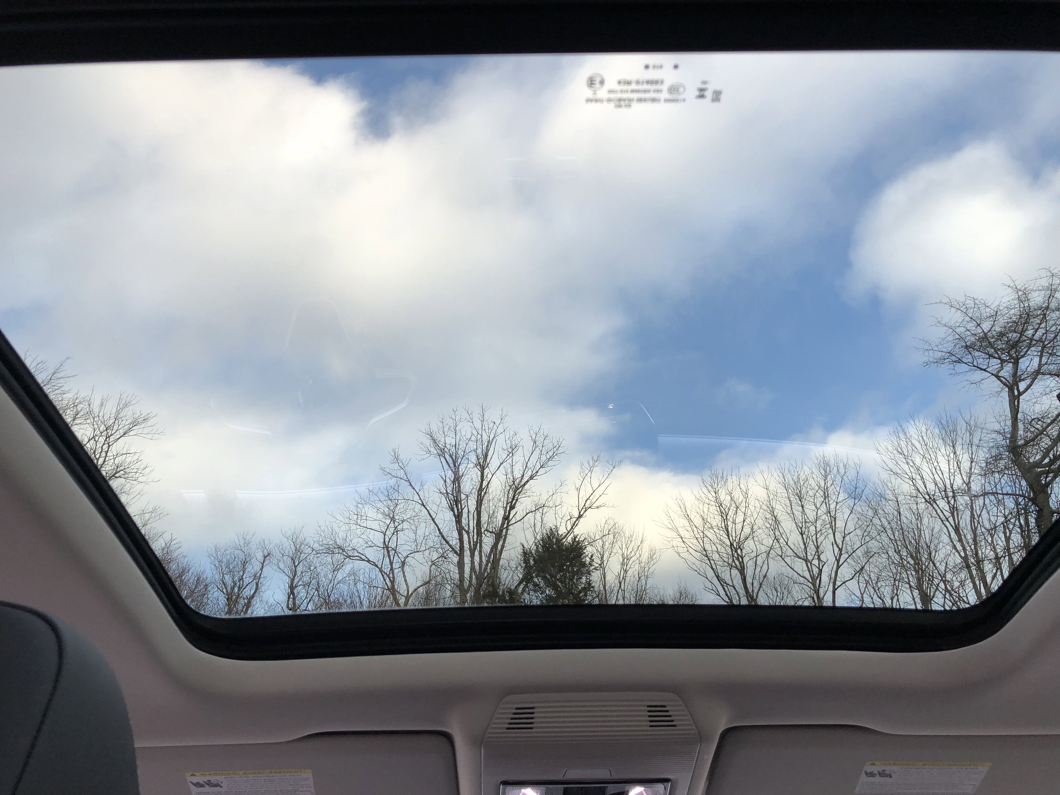 2026 Volkswagen Tiguan SE w/panoramic sunroof
