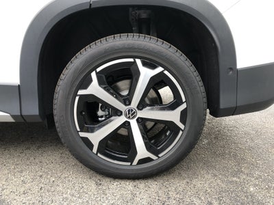 2026 Volkswagen Tiguan SE w/panoramic sunroof